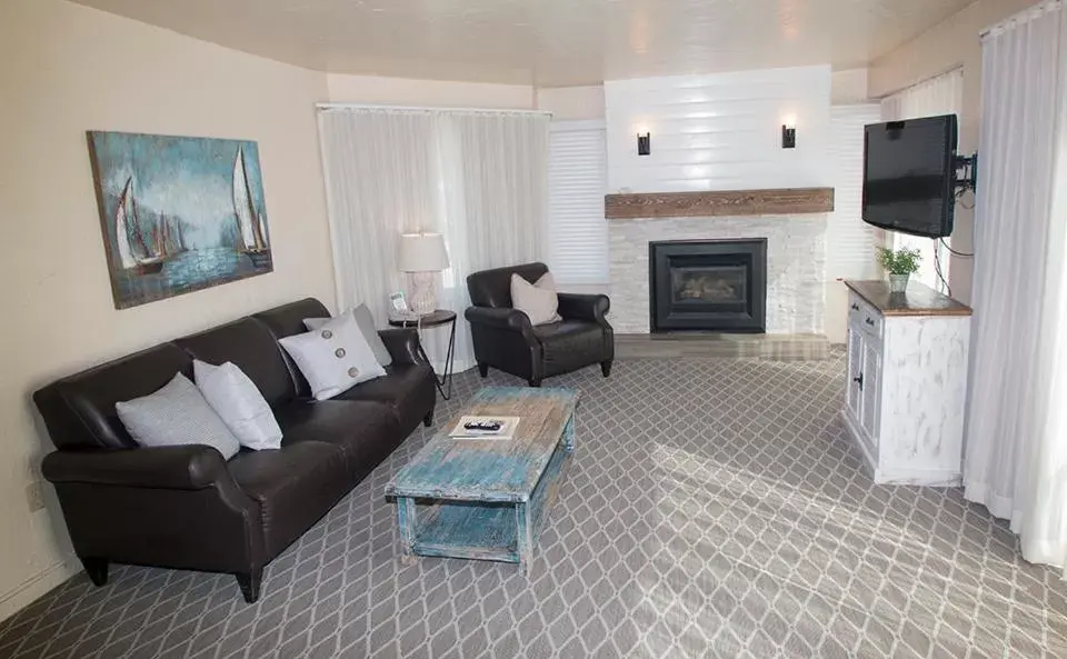 Living room, Seating Area in Capitola Venetian Hotel