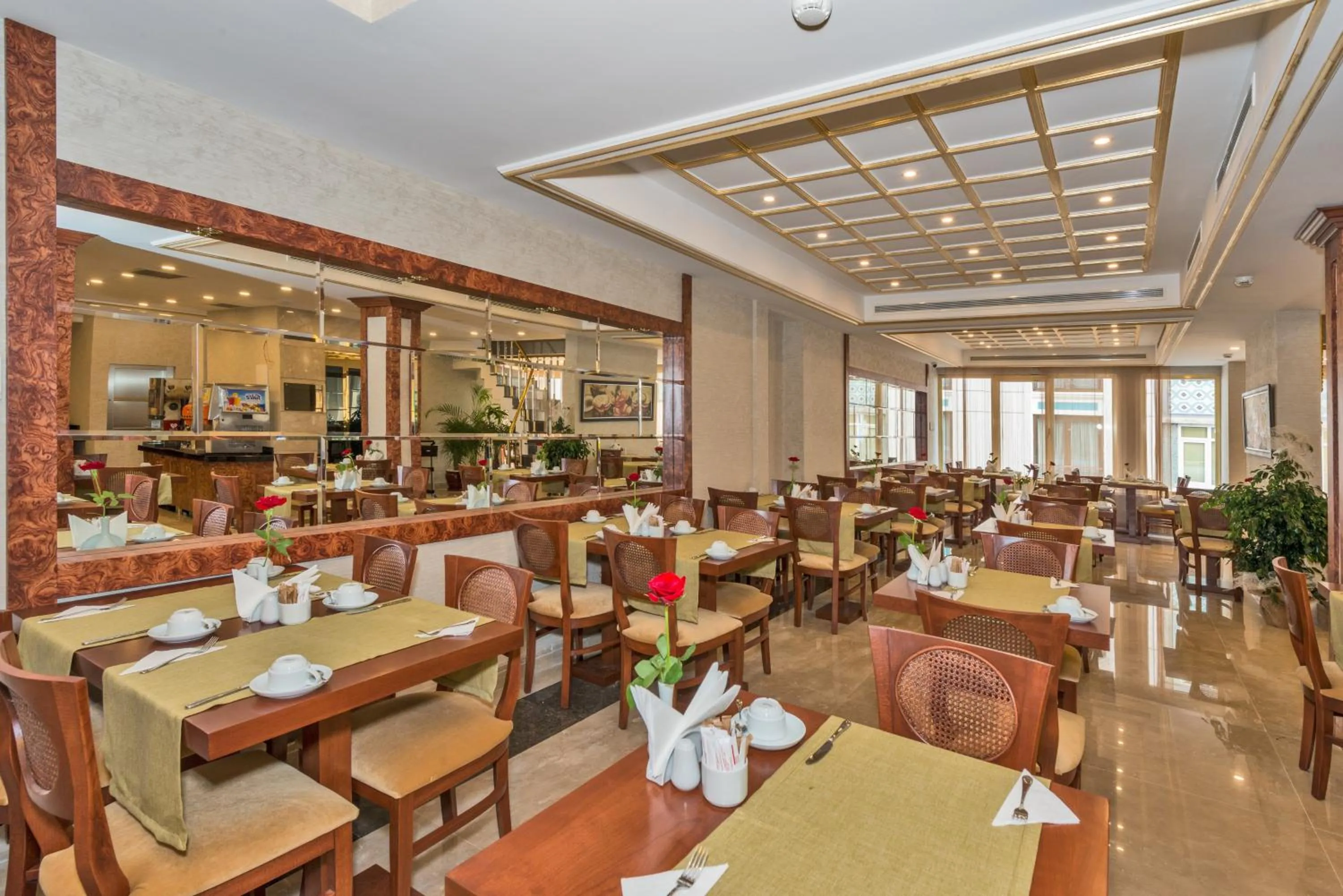 Restaurant/places to eat in Glorious Hotel