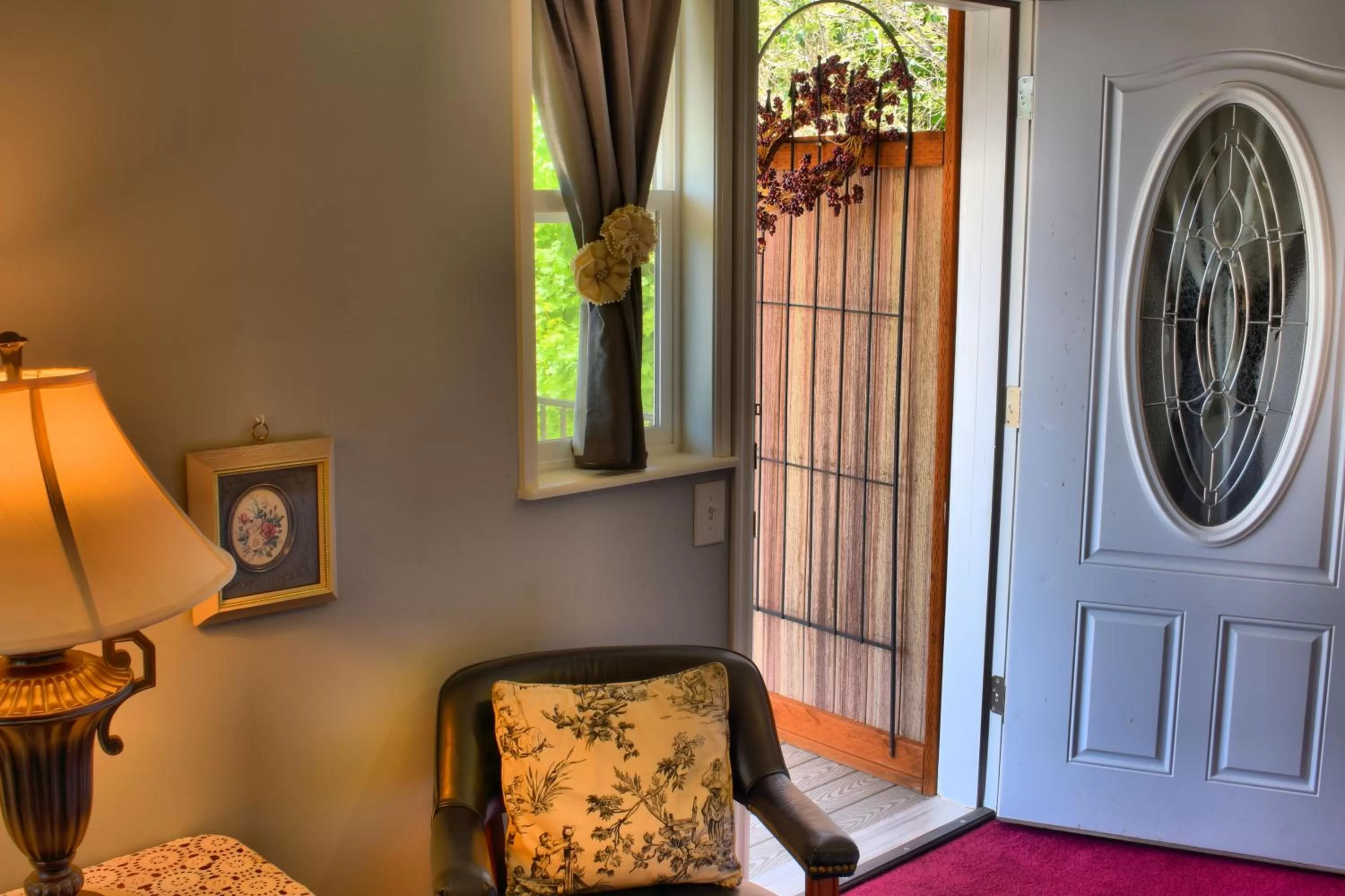 Decorative detail, Seating Area in Bard's Inn