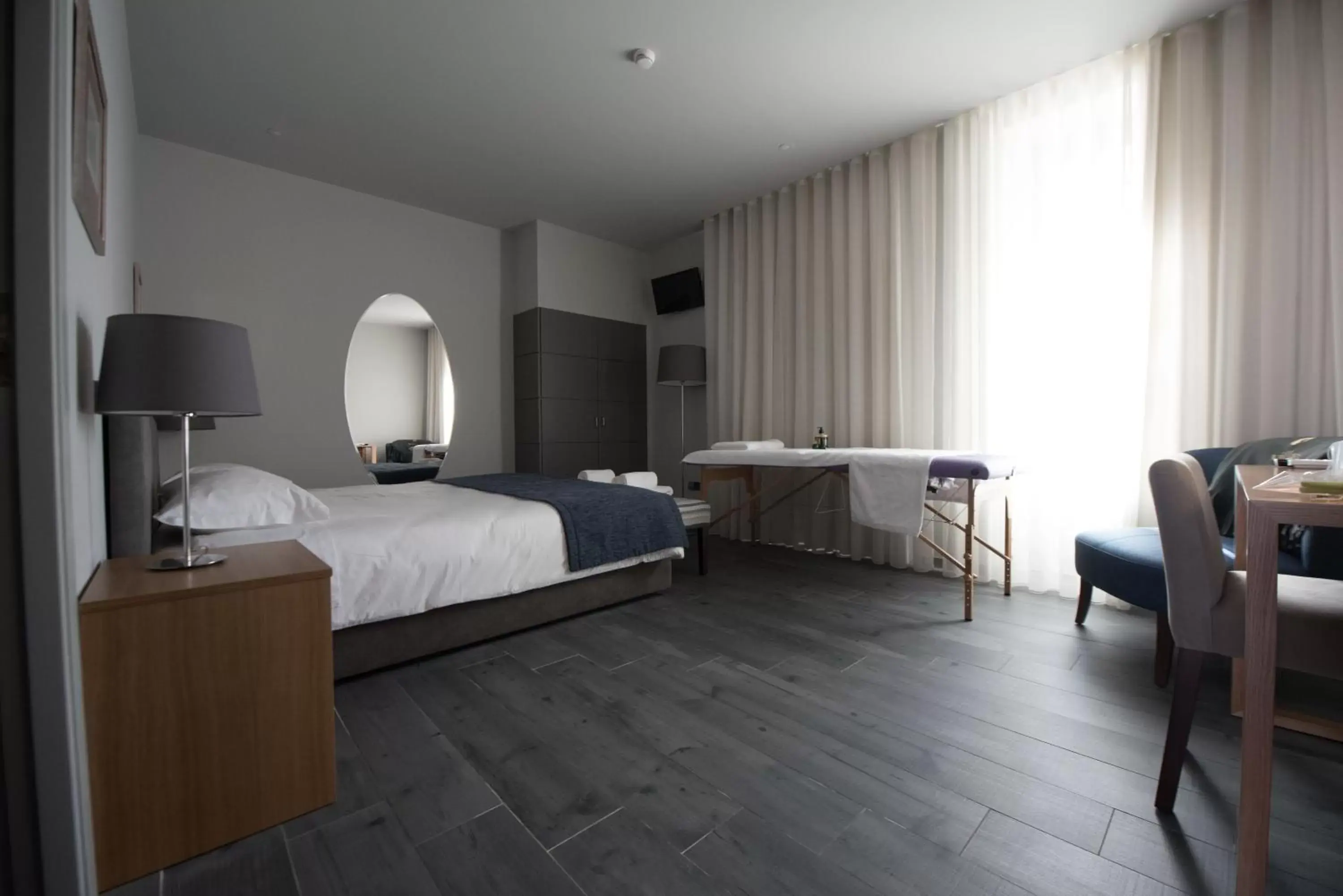 Bed in 8 VILLAS Hotel & Bistrô