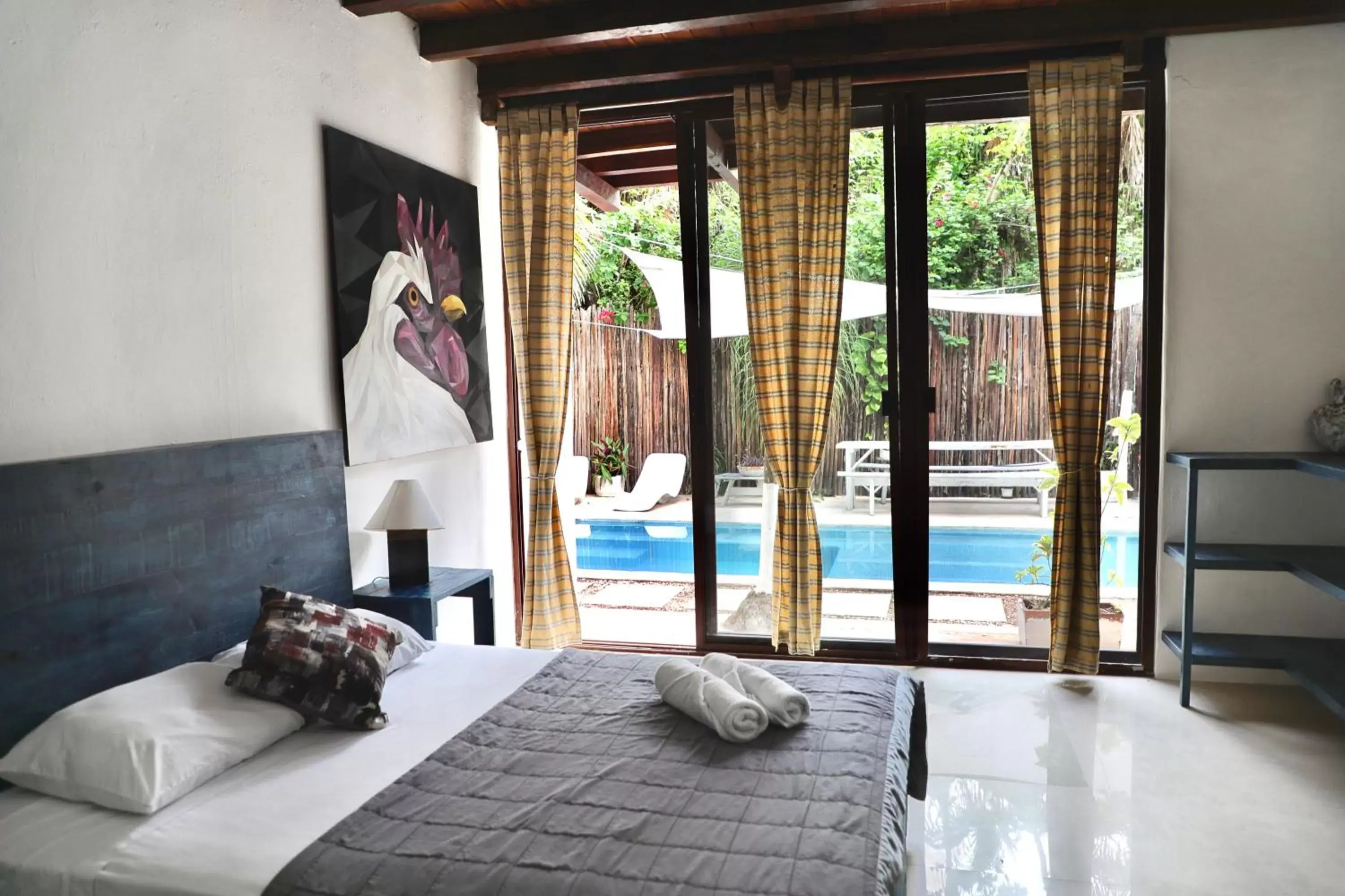 Photo of the whole room, Pool View in Residencia Gorila