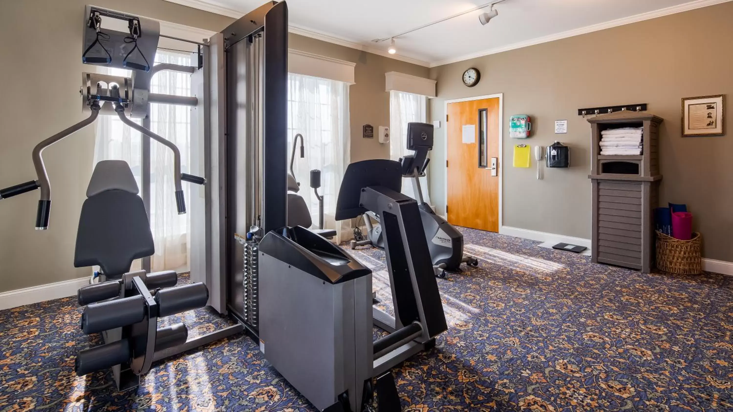 Fitness centre/facilities in Best Western White House Inn