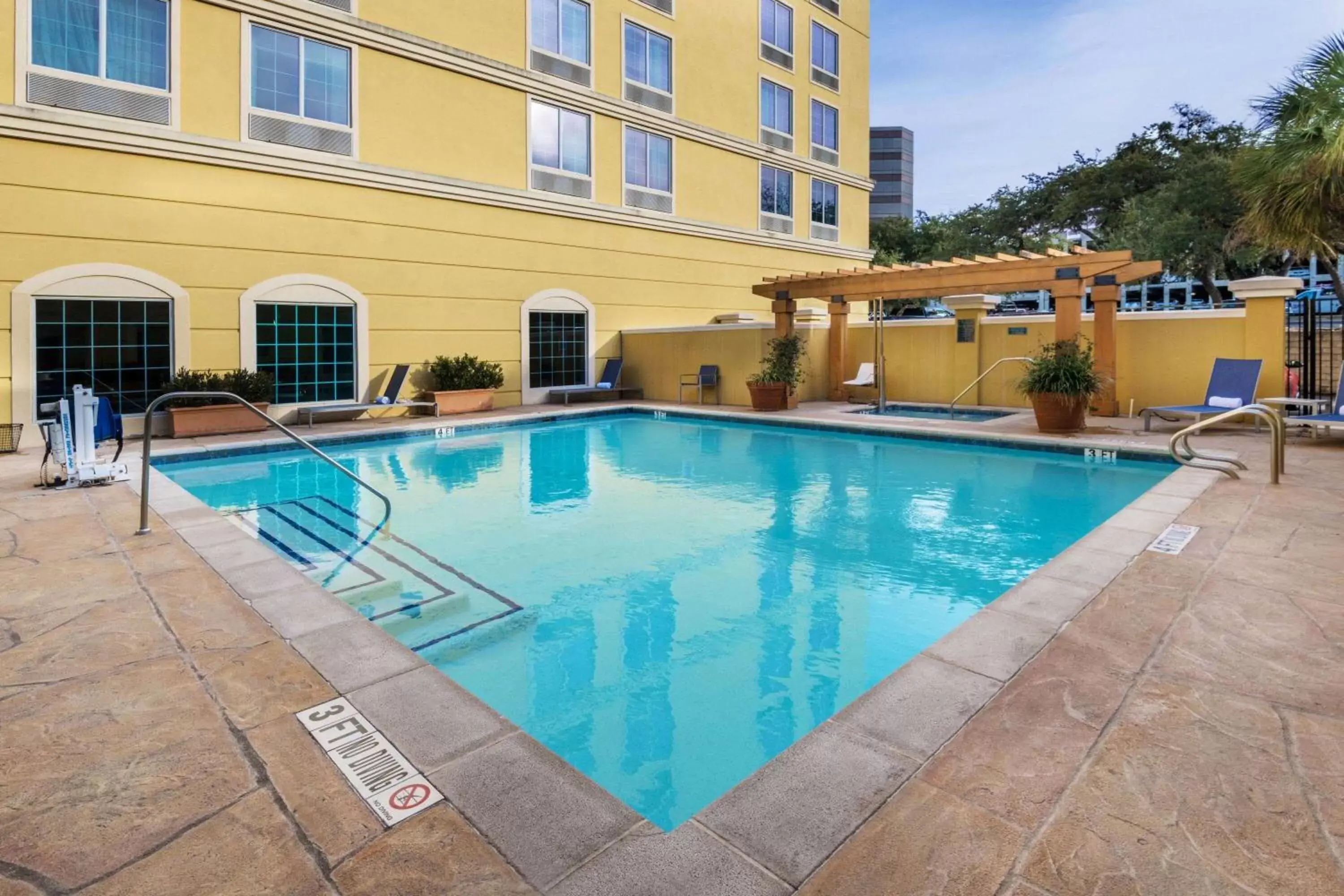 On site, Swimming Pool in La Quinta by Wyndham San Antonio Medical Ctr. NW