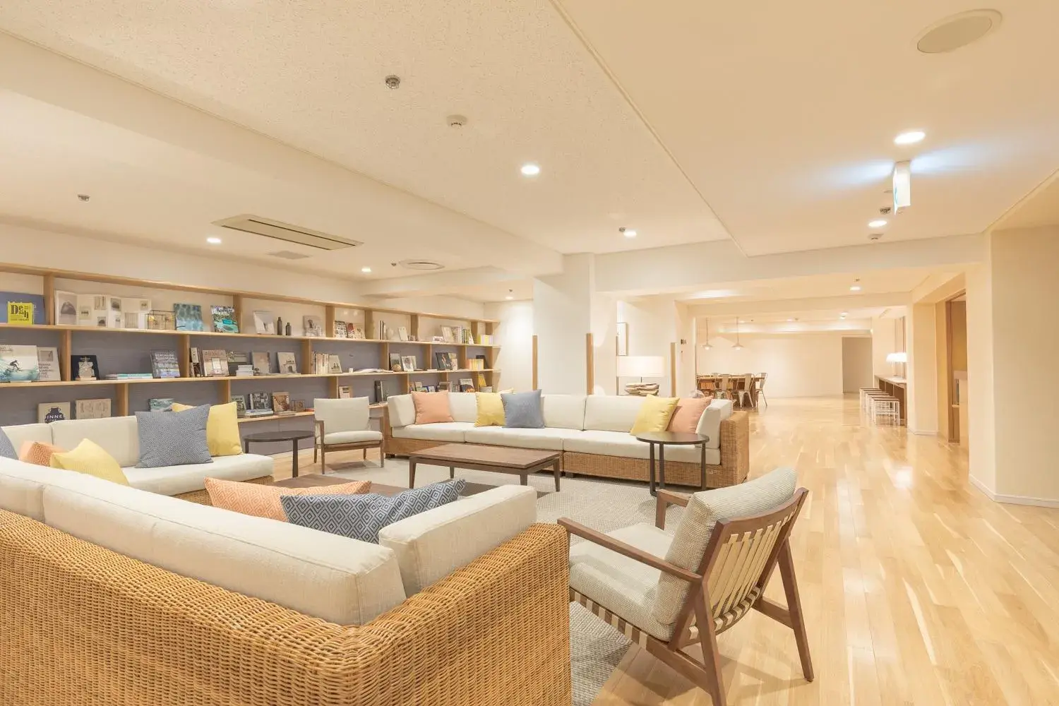 Library, Lounge/Bar in Izu-Imaihama Tokyu Hotel