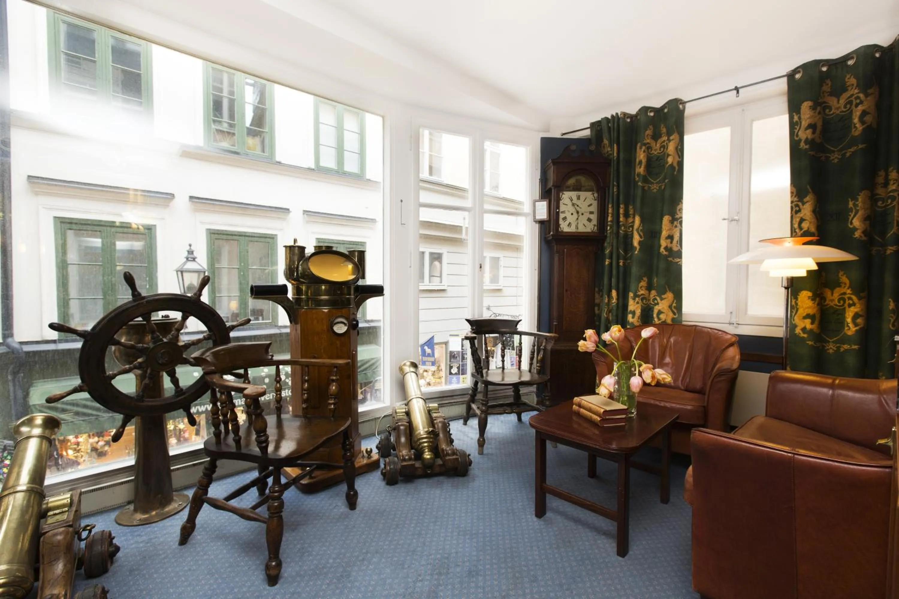 Library in Lord Nelson Hotel