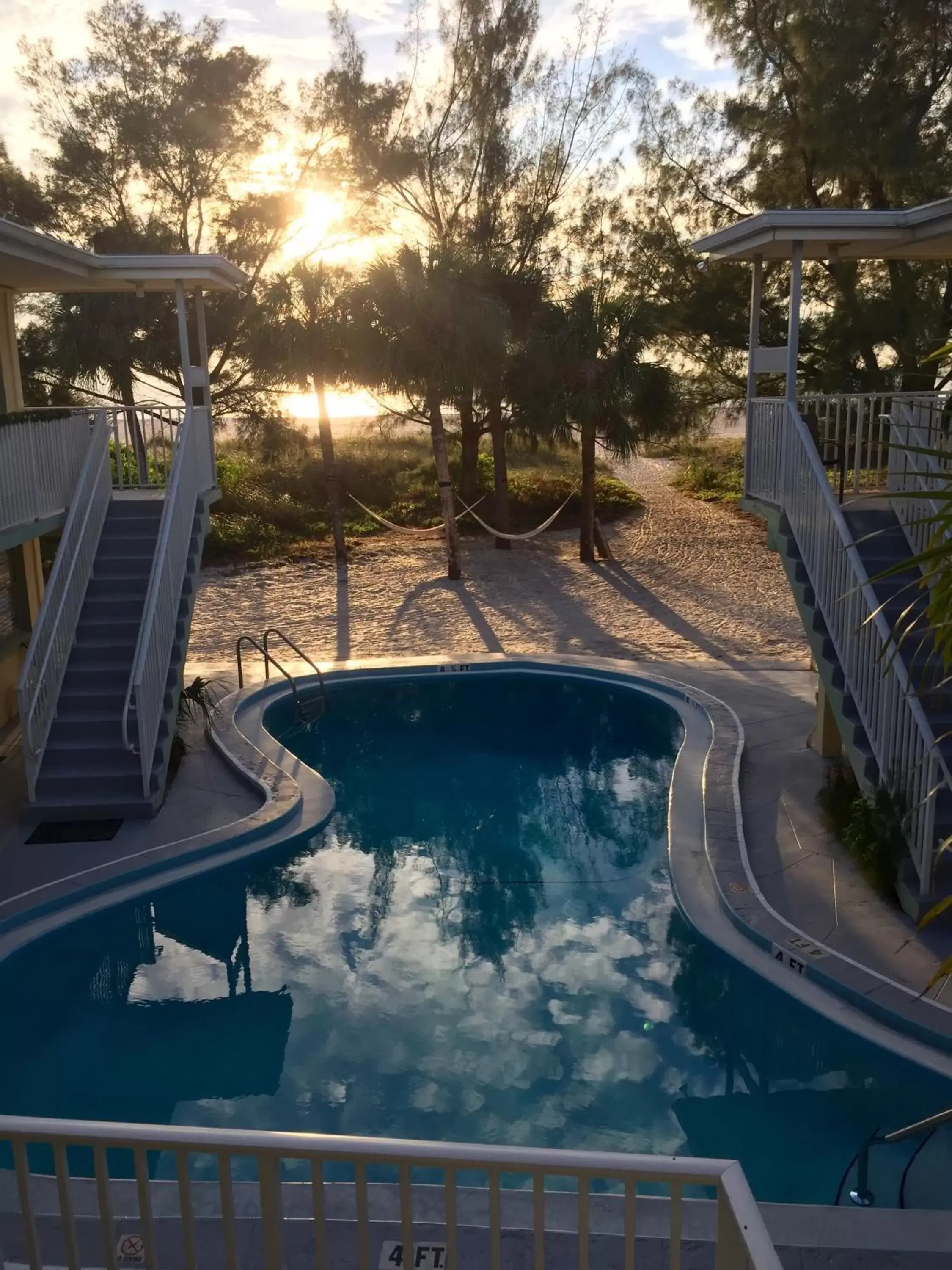Swimming Pool in Molloy Gulf Motel & Cottages