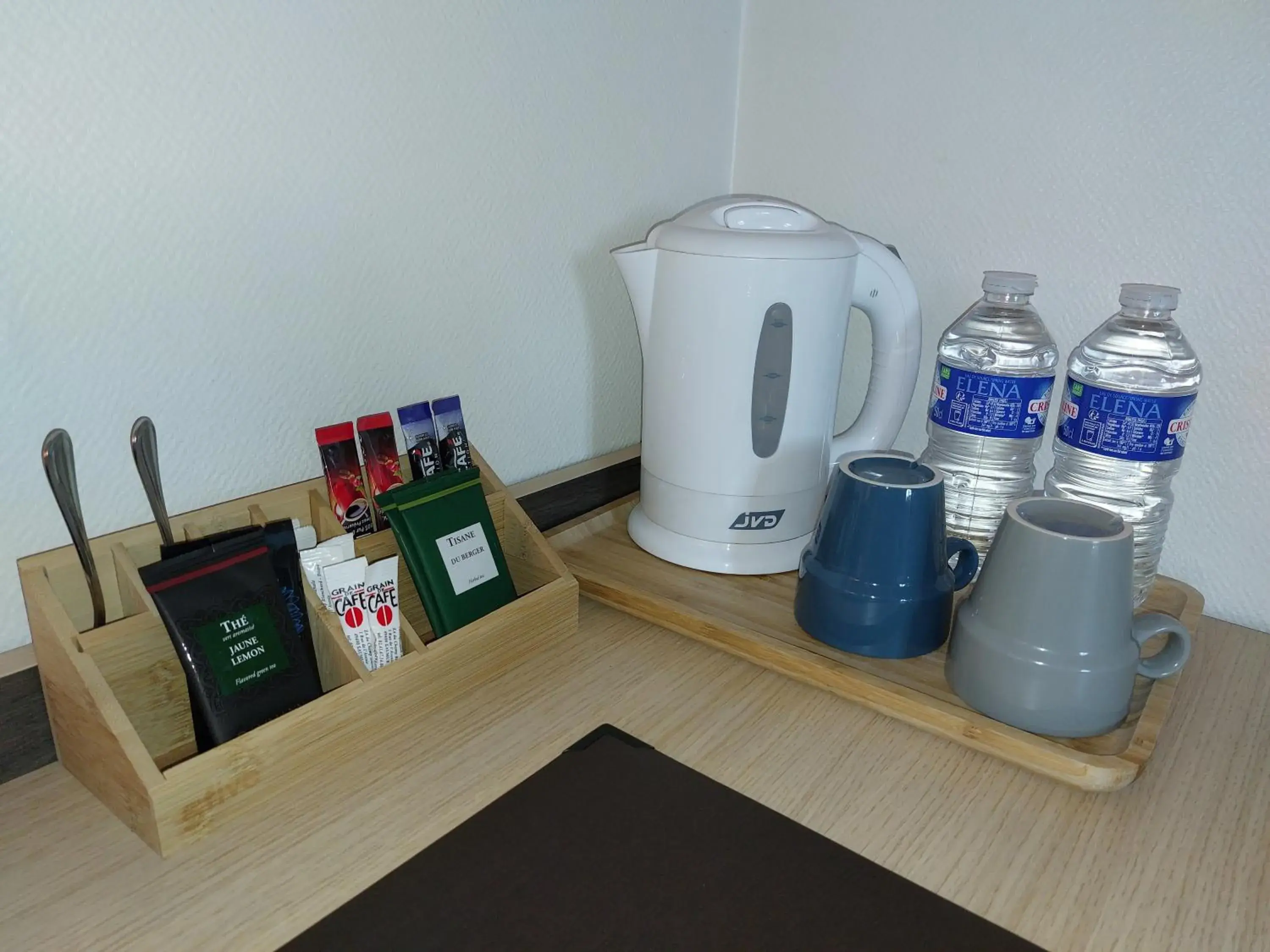 Coffee/tea facilities in Logis Loire Hotel - Les Cocottes