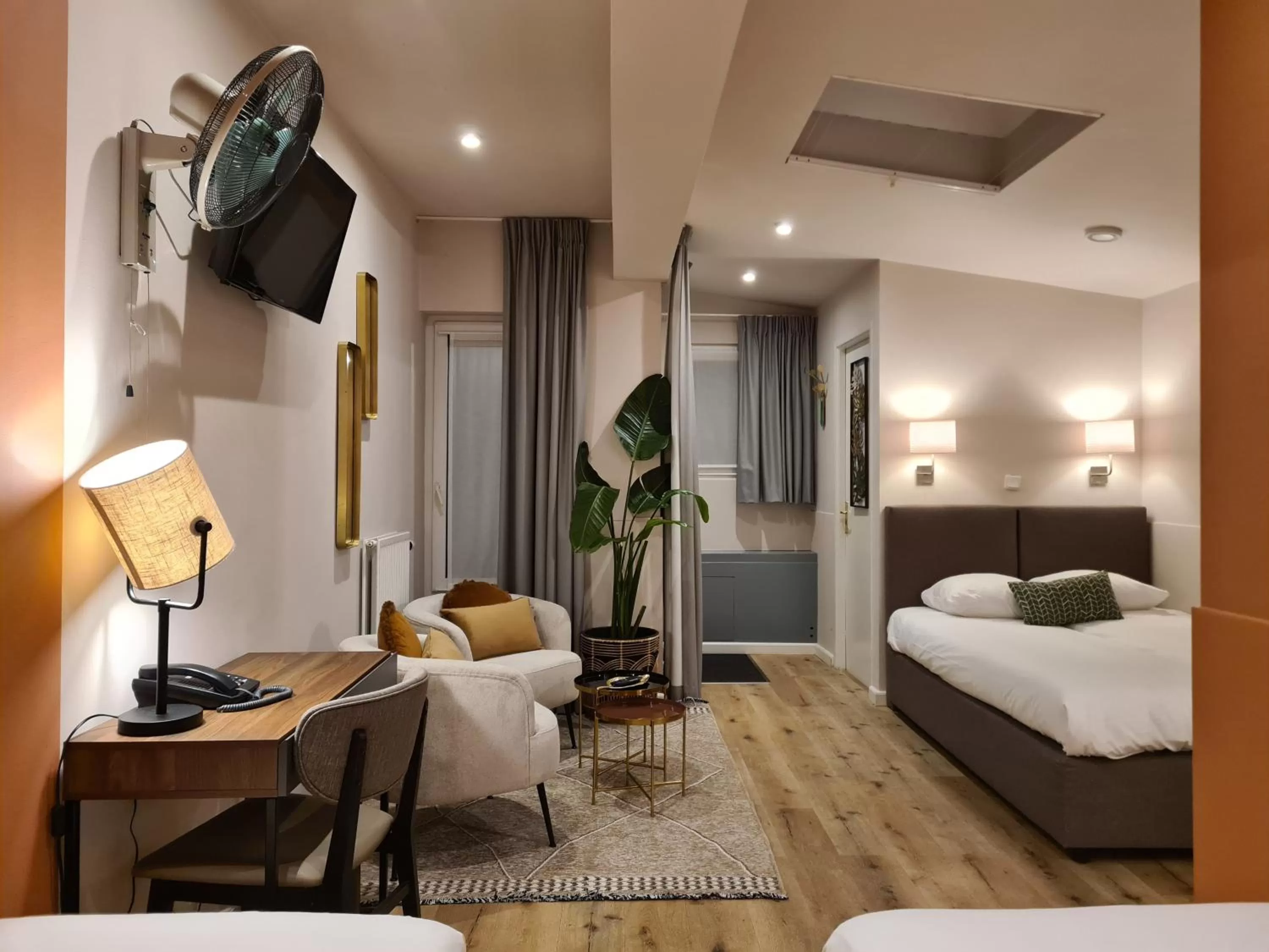 Bedroom, Bed in Hotel Alexander