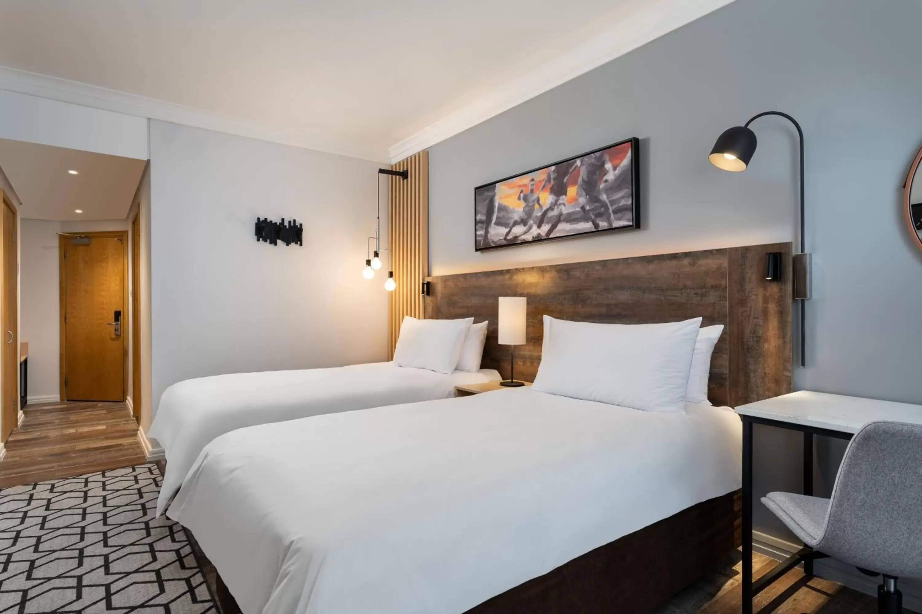 Bedroom, Bed in Protea Hotel by Marriott Johannesburg Wanderers