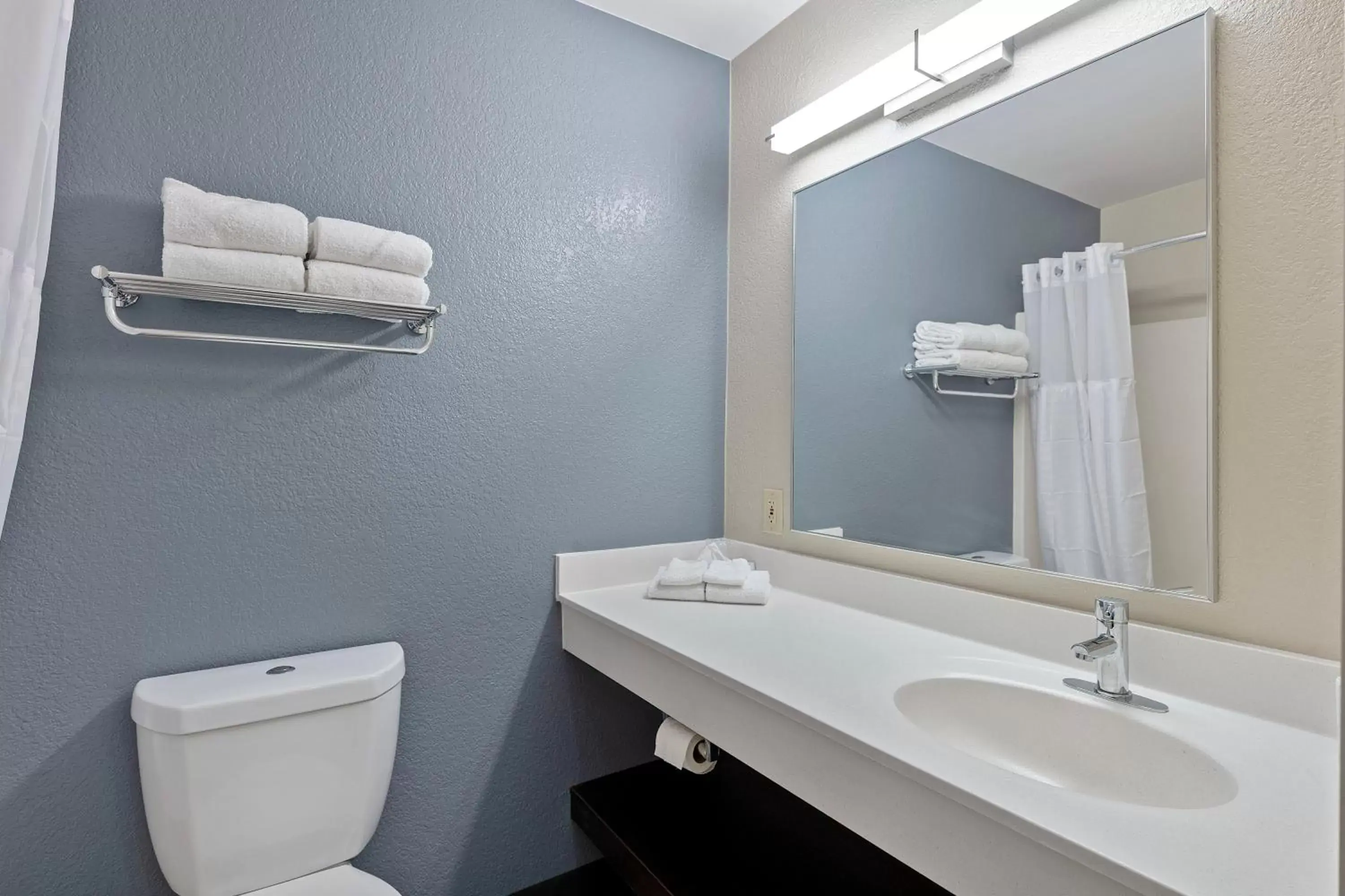 Bathroom in Extended Stay America Suites - Charlotte - Pineville - Park Rd