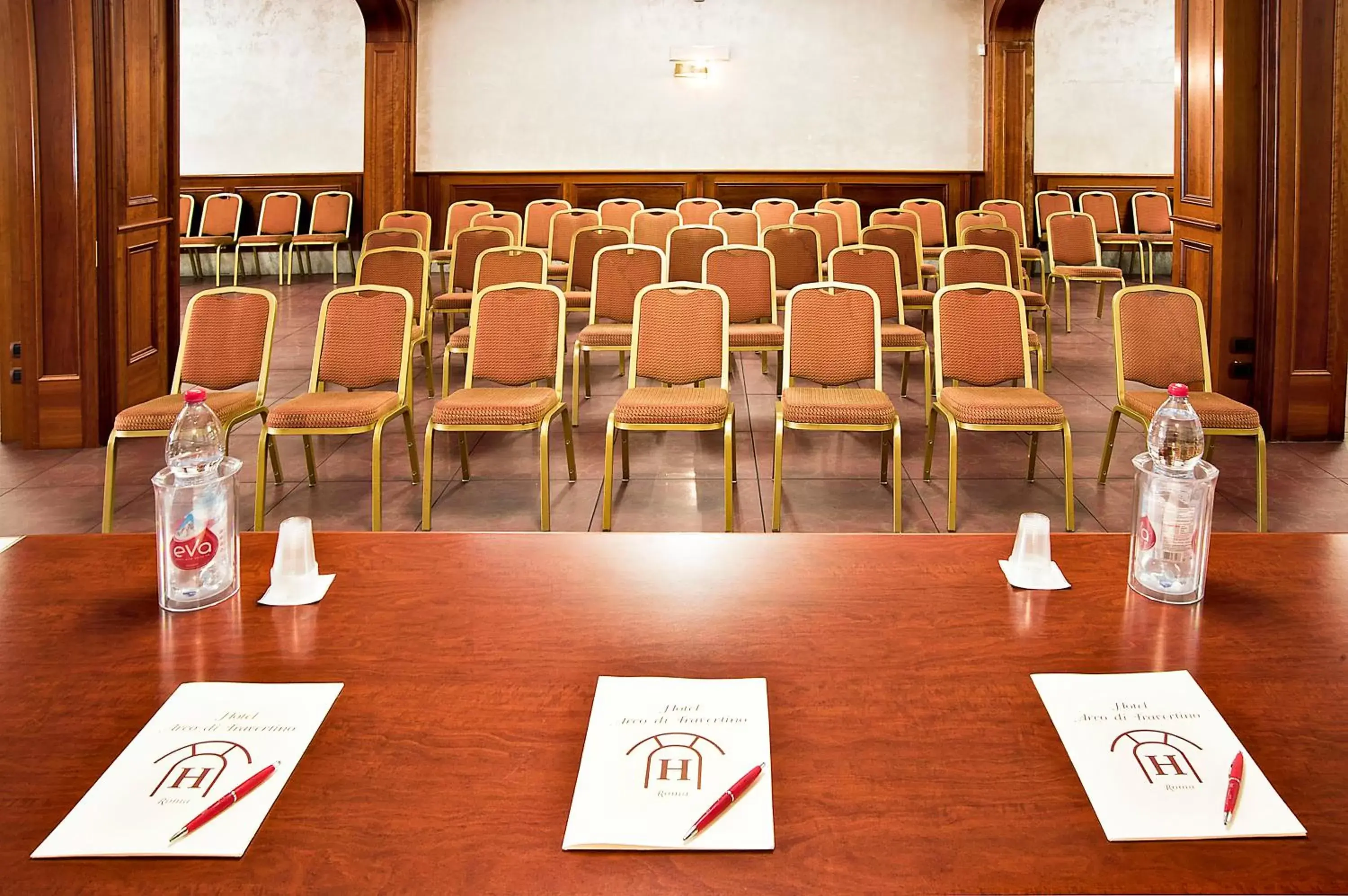 Meeting/conference room in Hotel Arco Di Travertino