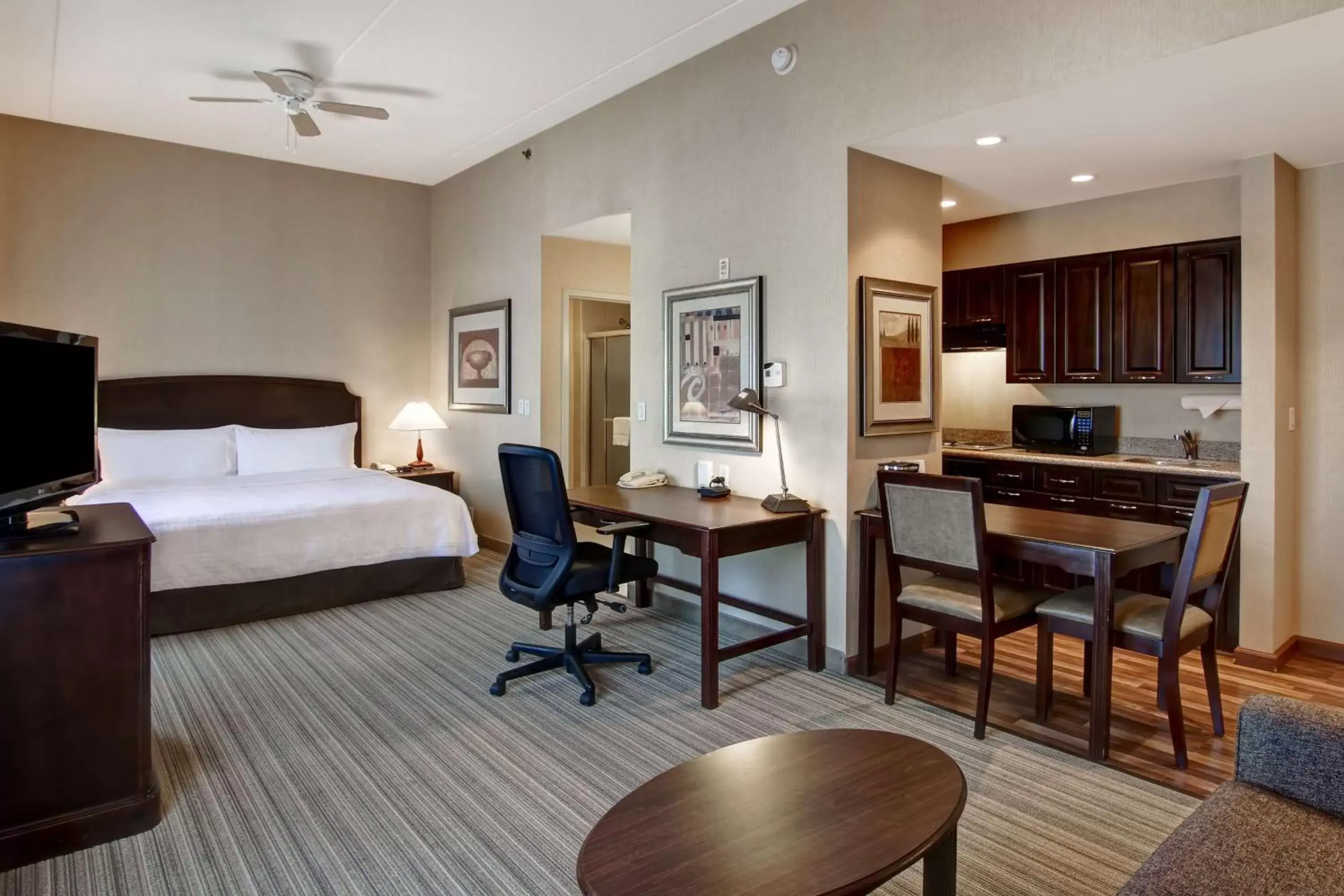 Bedroom in Homewood Suites by Hilton Burlington