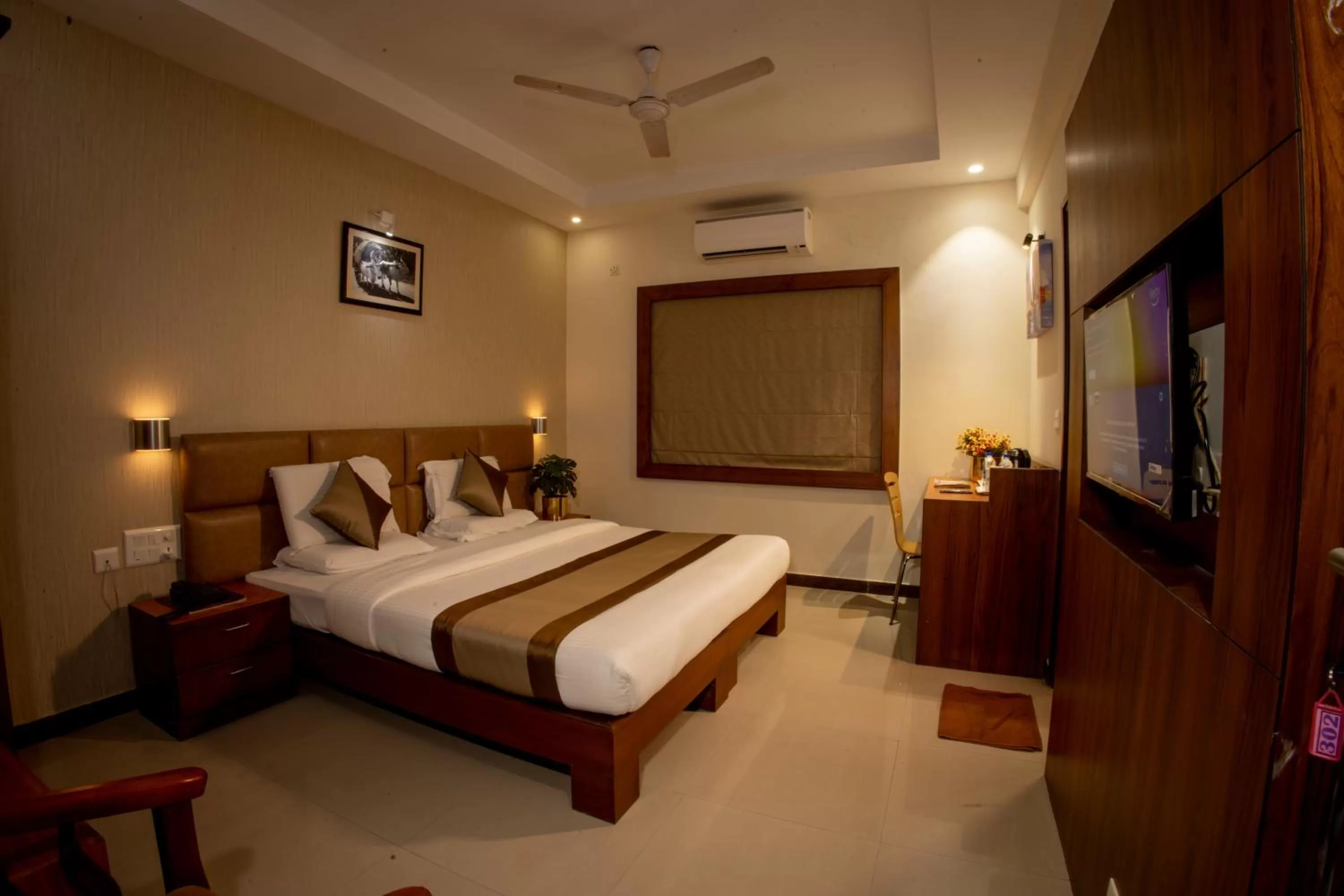 Bedroom, Bed in Metro Plaza Hotel by RAK Rooms, Mangaluru