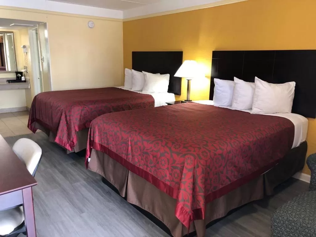 Bed in Days Inn by Wyndham Gainesville