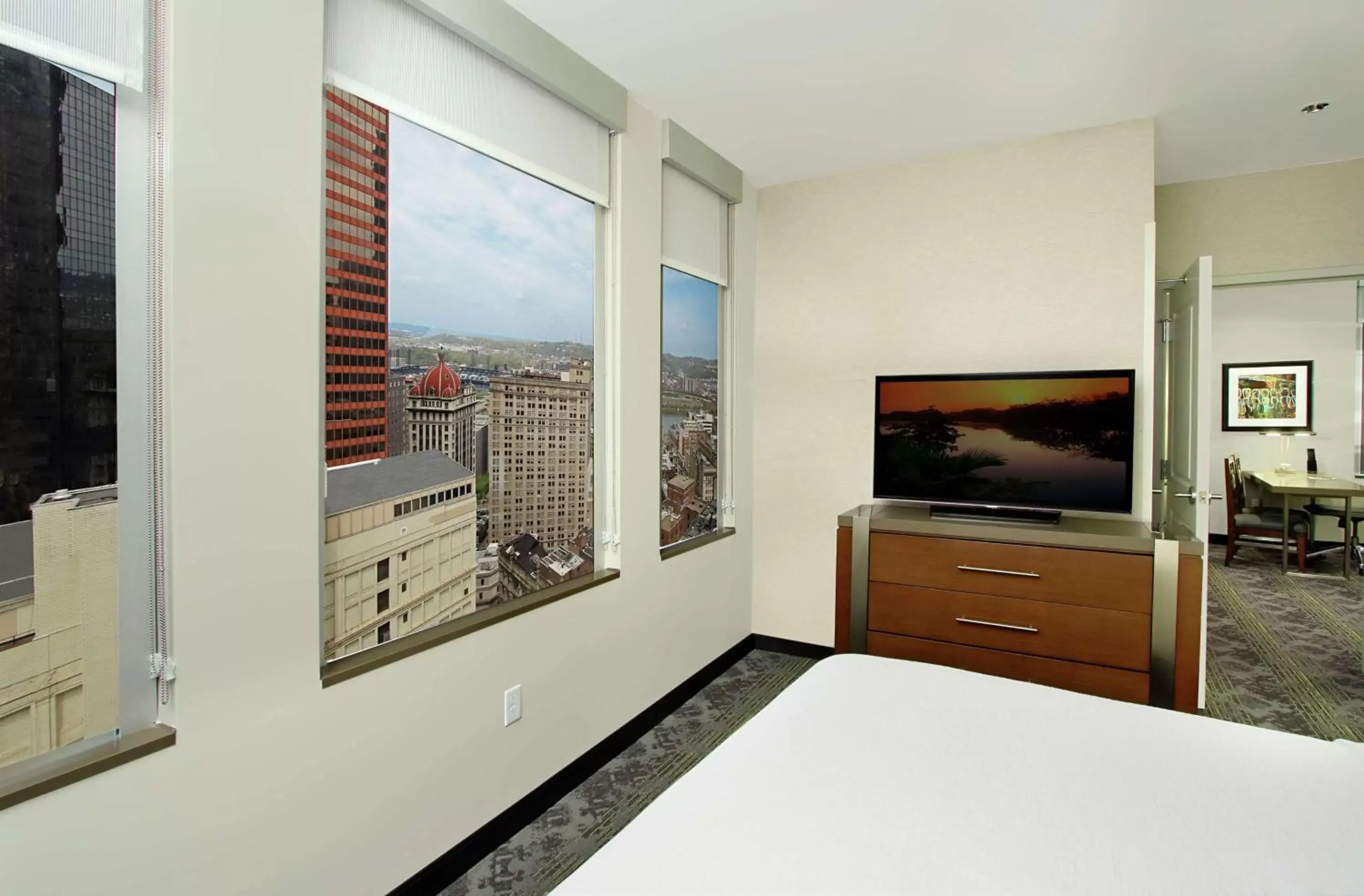 Bedroom in Embassy Suites Pittsburgh-Downtown