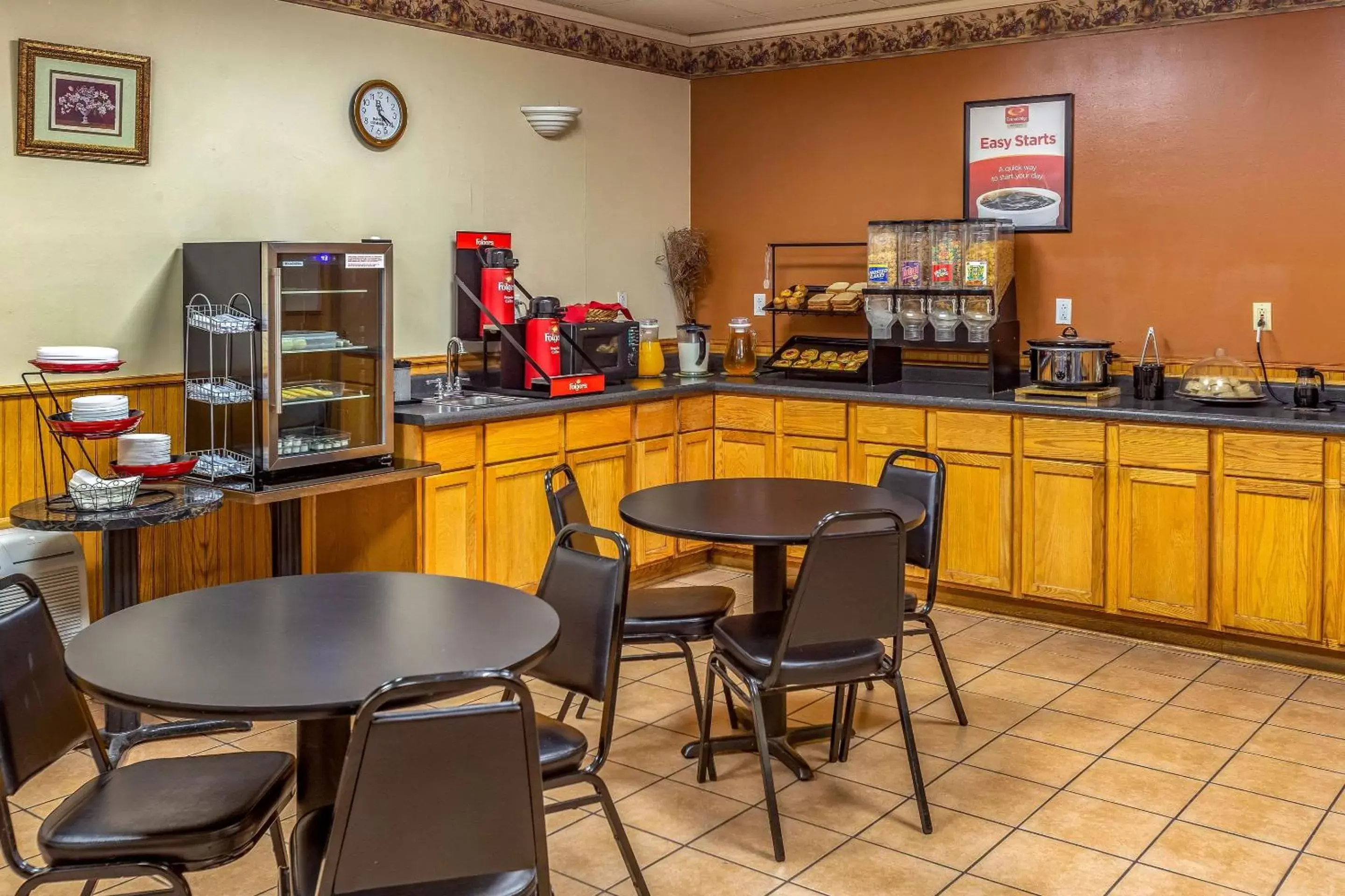 Restaurant/Places to Eat in Econo Lodge Inn & Suites Newton