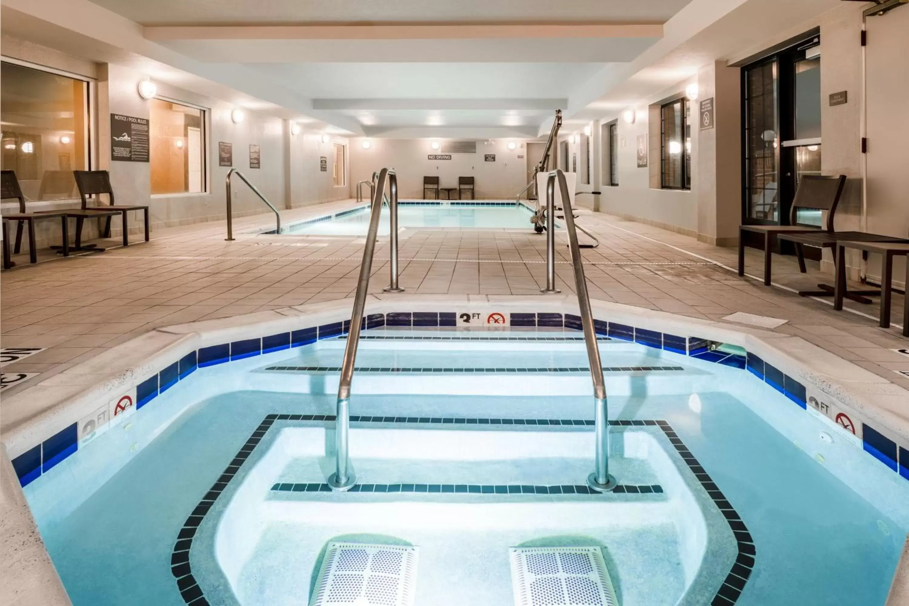 Swimming Pool in Residence Inn by Marriott Chicago Oak Brook