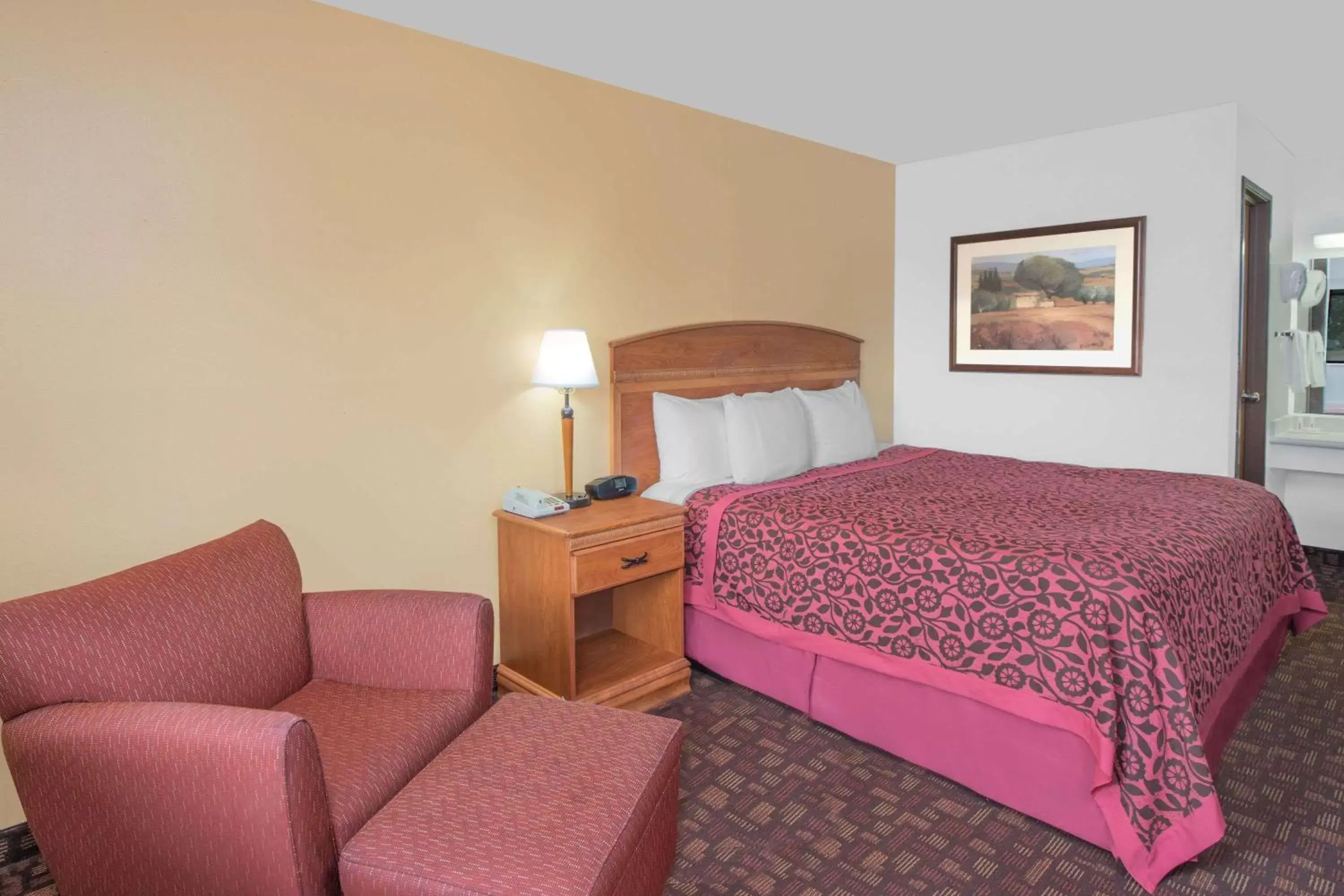 Photo of the whole room, Bed in Days Inn by Wyndham Kingdom City