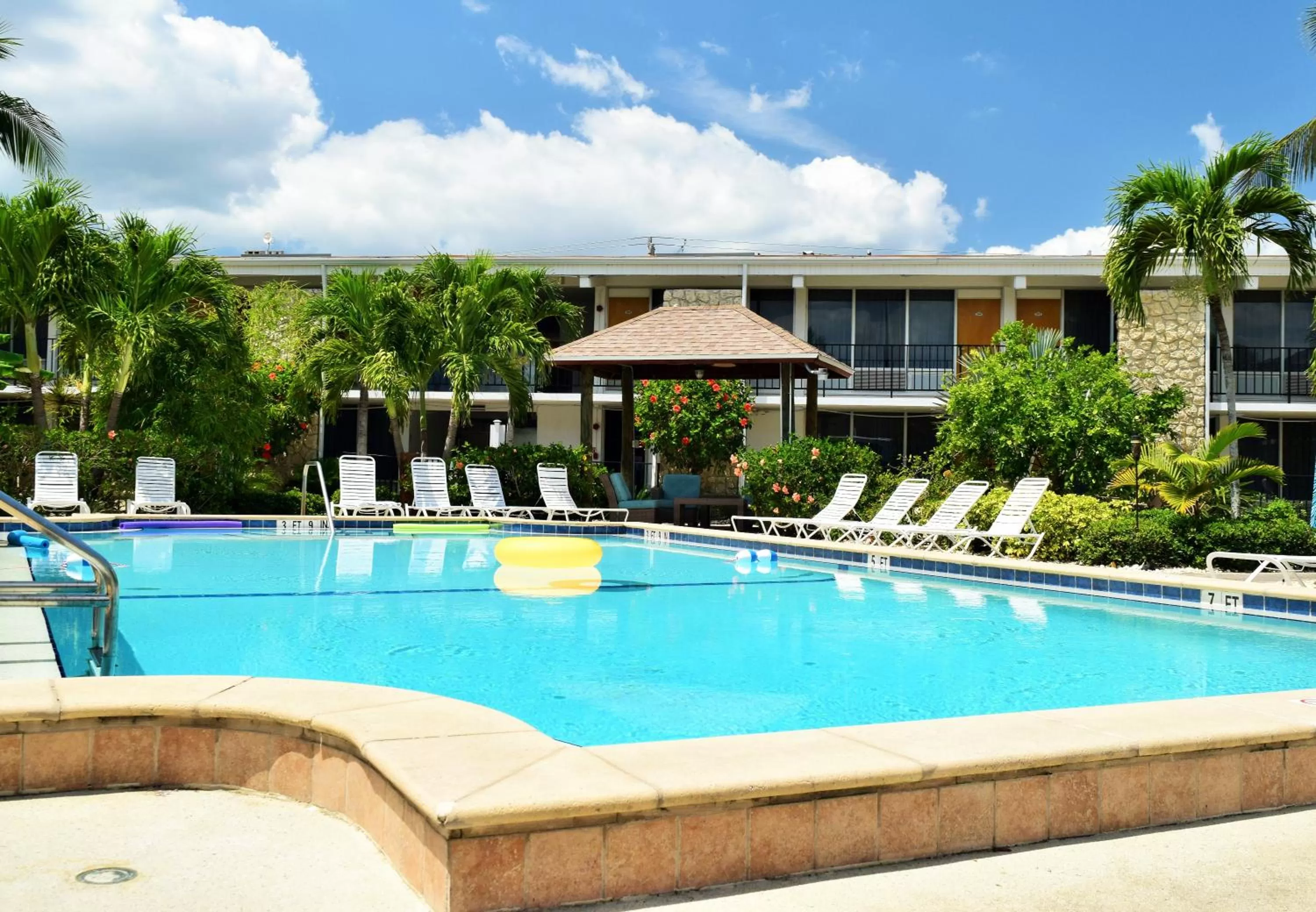 Swimming pool in Dolphin Key Resort - Cape Coral