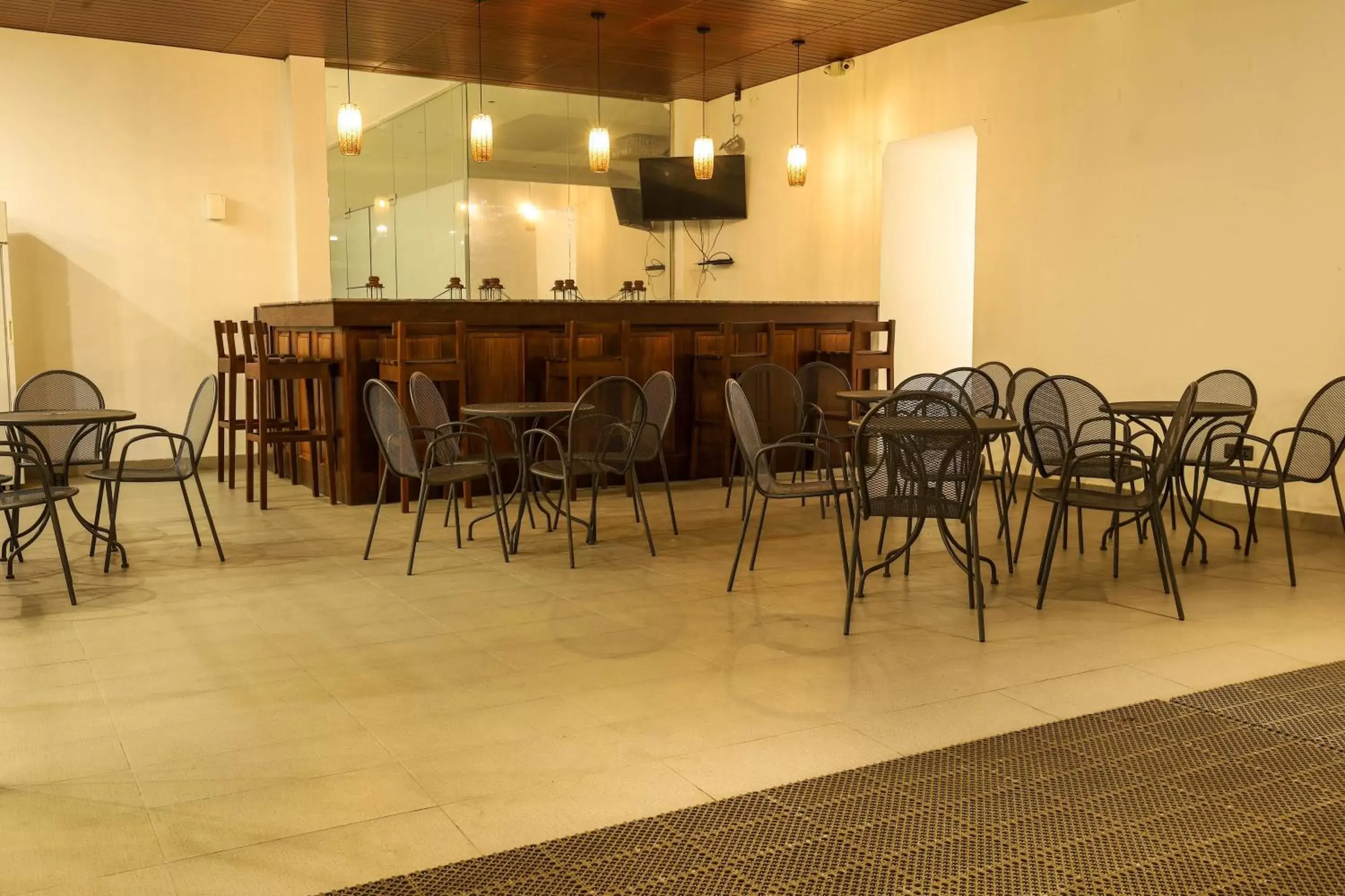 Restaurant/places to eat in Hotel Ganthera Kandy Restaurant/places to eat in Hotel Ganthera Kandy