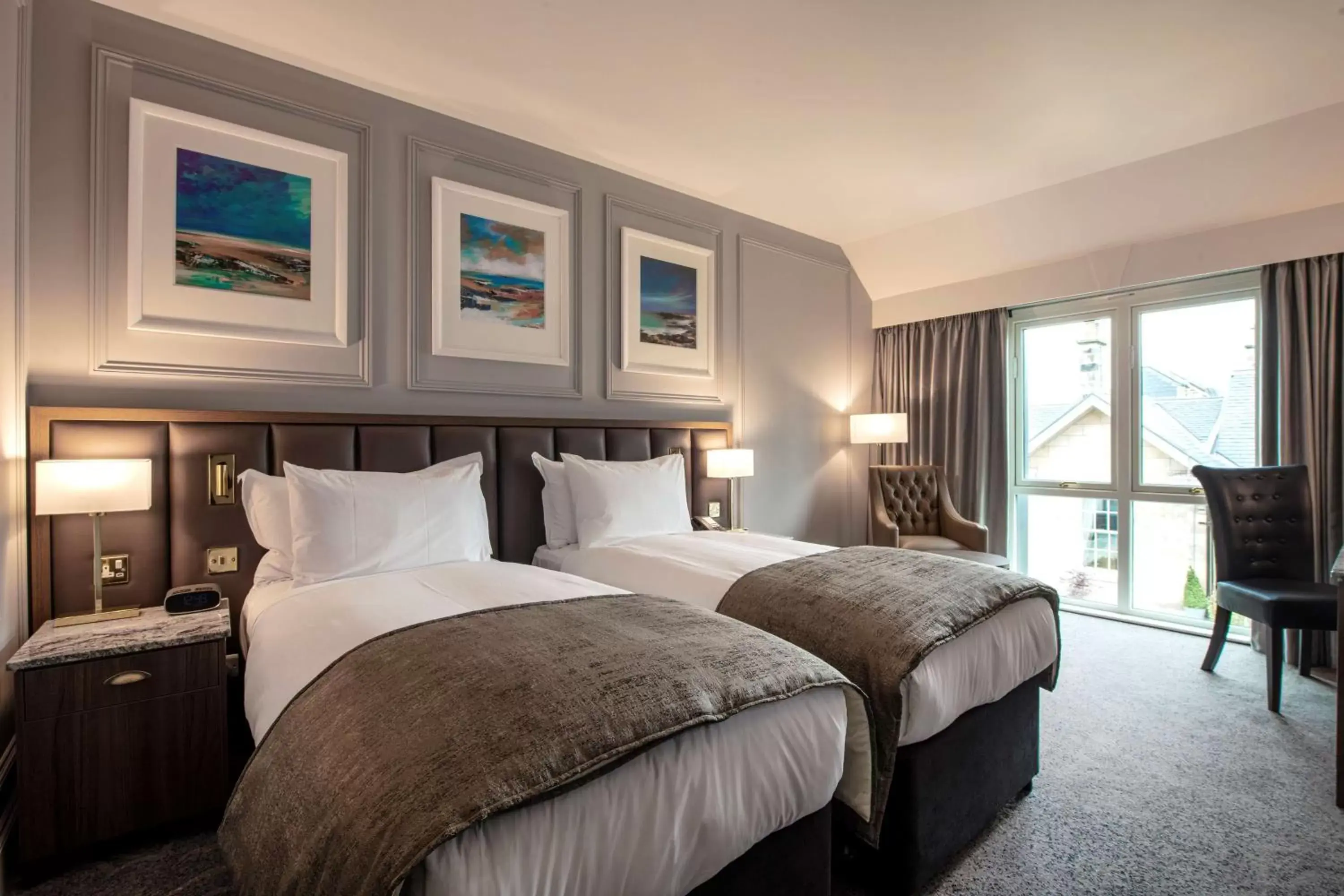 Photo of the whole room, Bed in Ness Walk Photo of the whole room, Bed in Ness Walk