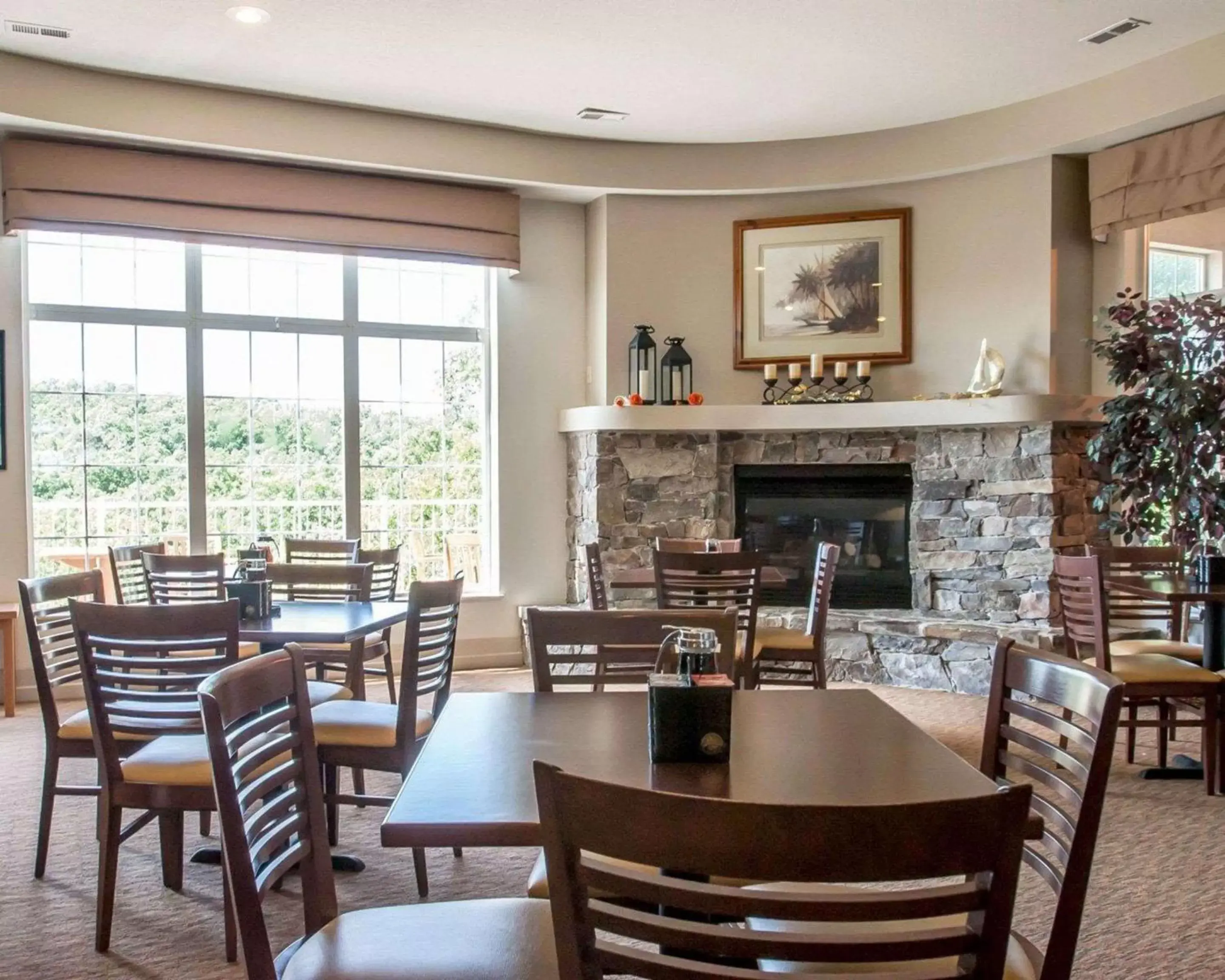 Restaurant/places to eat in Sleep Inn & Suites Lake of the Ozarks Restaurant/places to eat in Sleep Inn & Suites Lake of the Ozarks