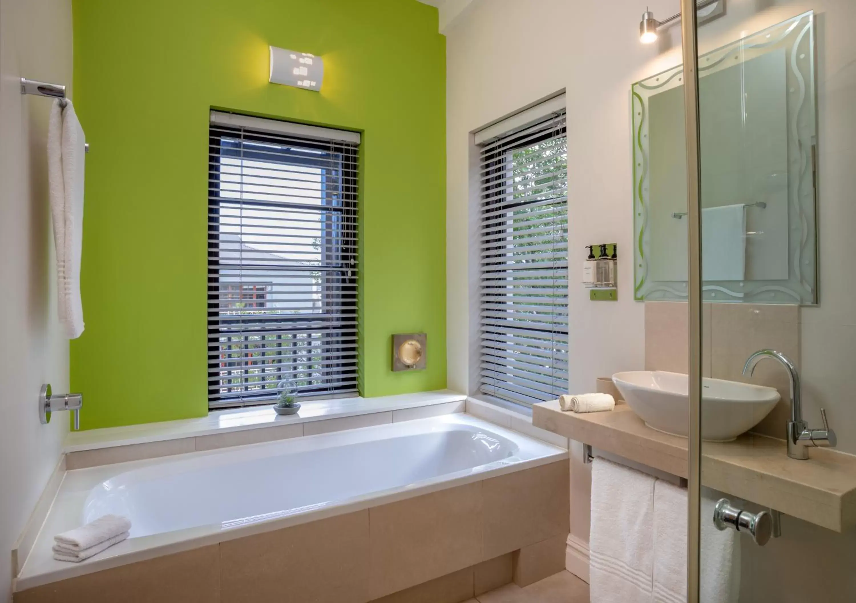 Shower, Bathroom in Derwent House