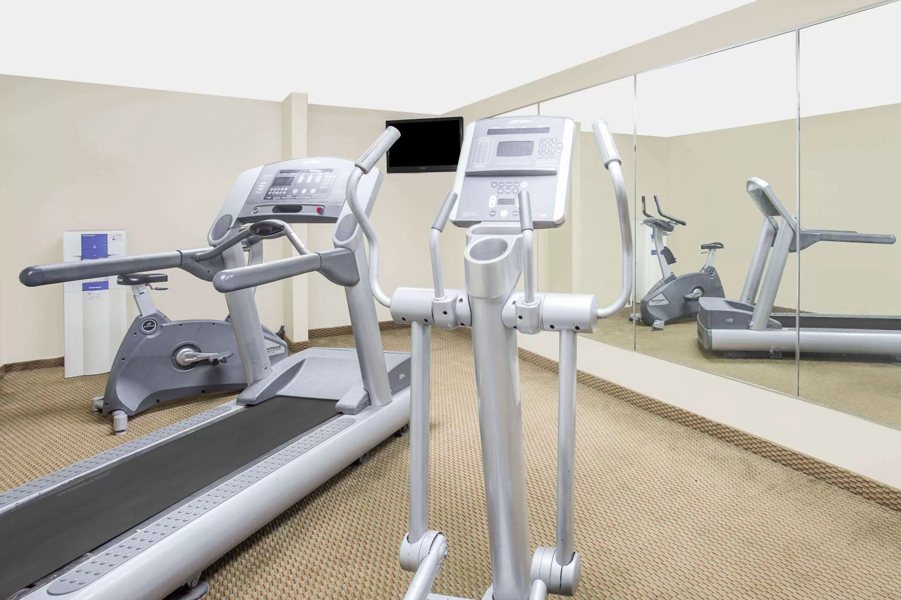 Fitness centre/facilities in Baymont by Wyndham Greenville