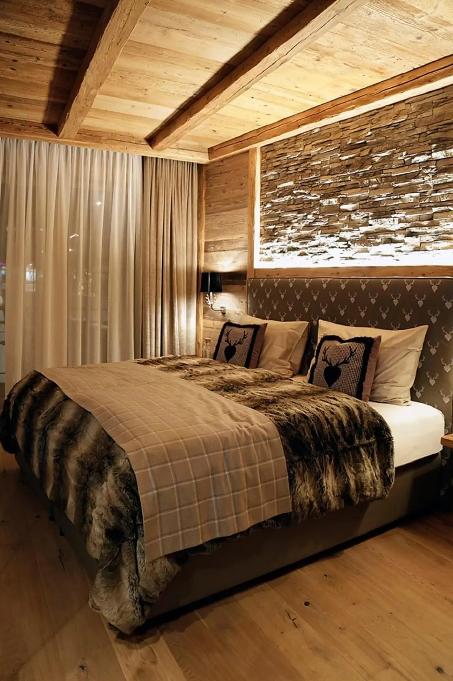 Bed in Amber Ski-in/out Hotel & Spa