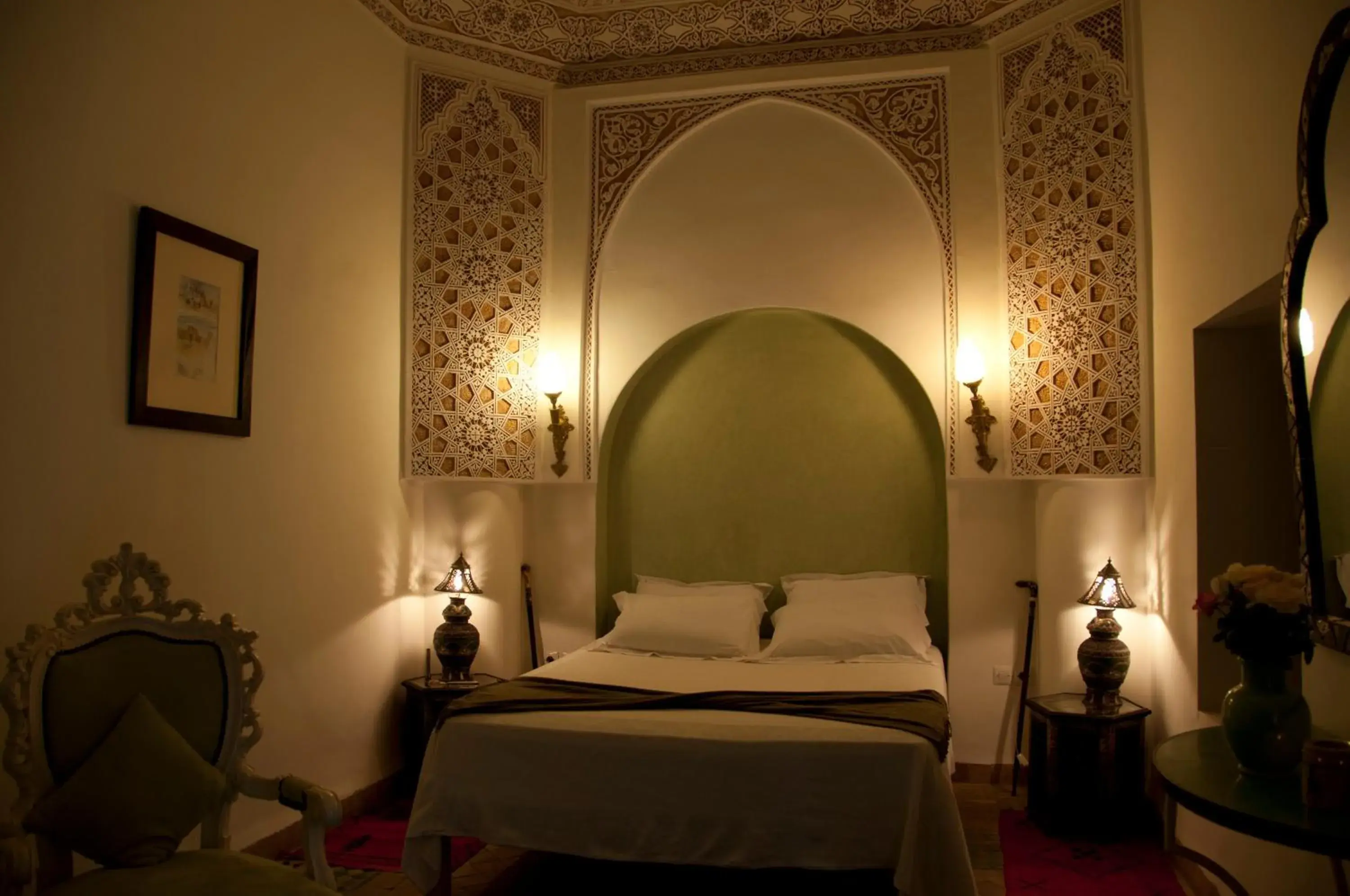 Photo of the whole room, Bed in Riad Les Trois Palmiers El Bacha