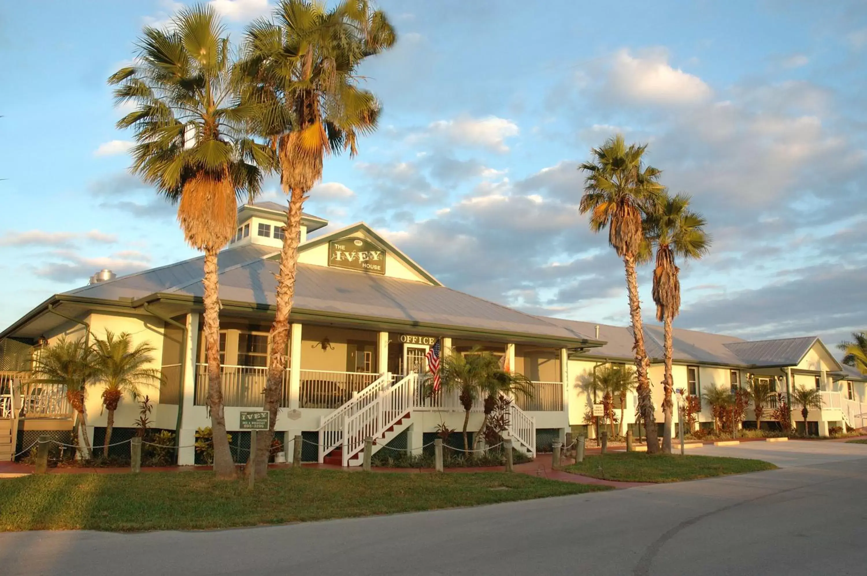 Facade/entrance, Property Building in Ivey House Everglades Adventures Hotel