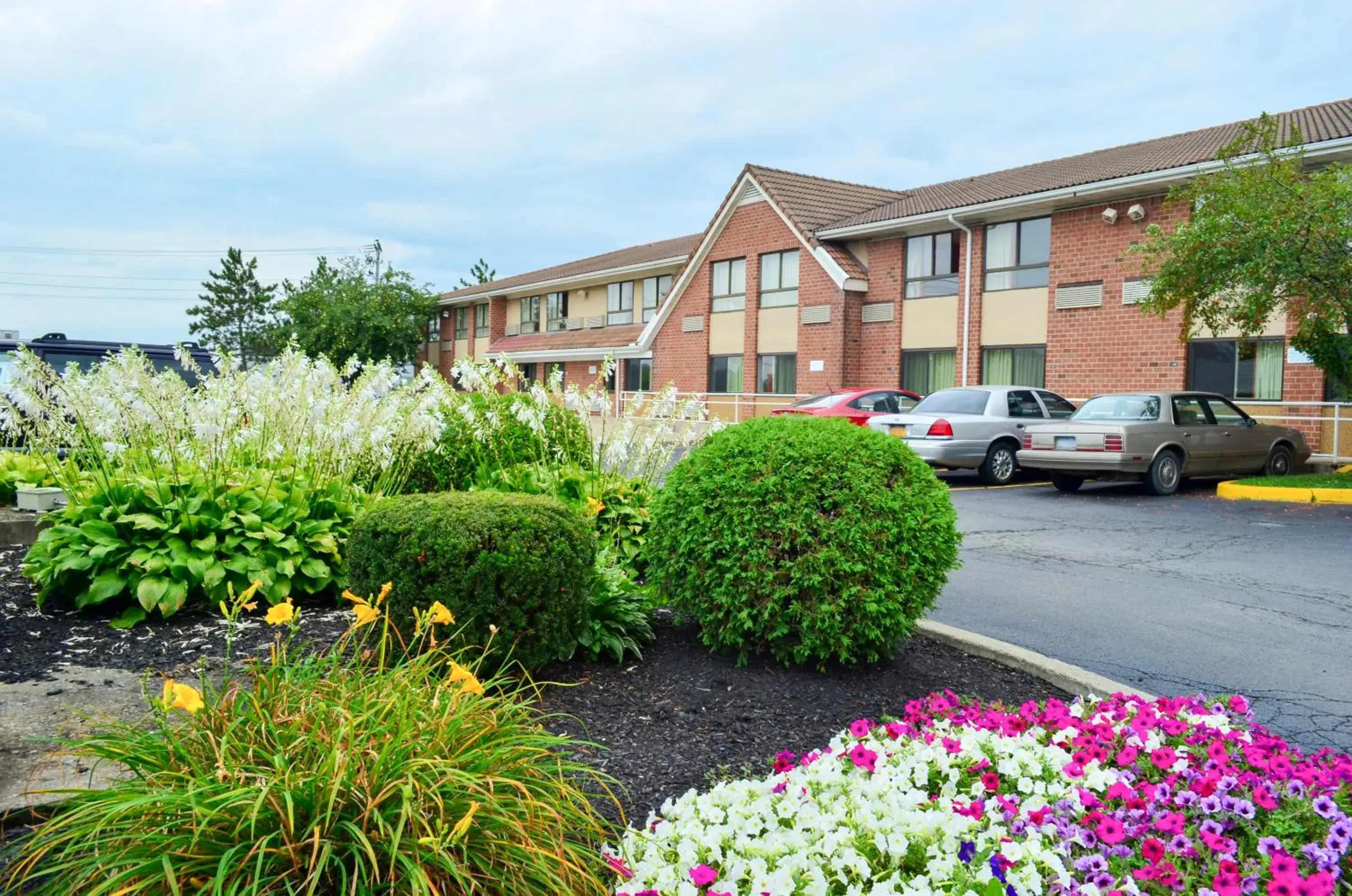 Facade/entrance, Property Building in Motel 6-Albany, NY