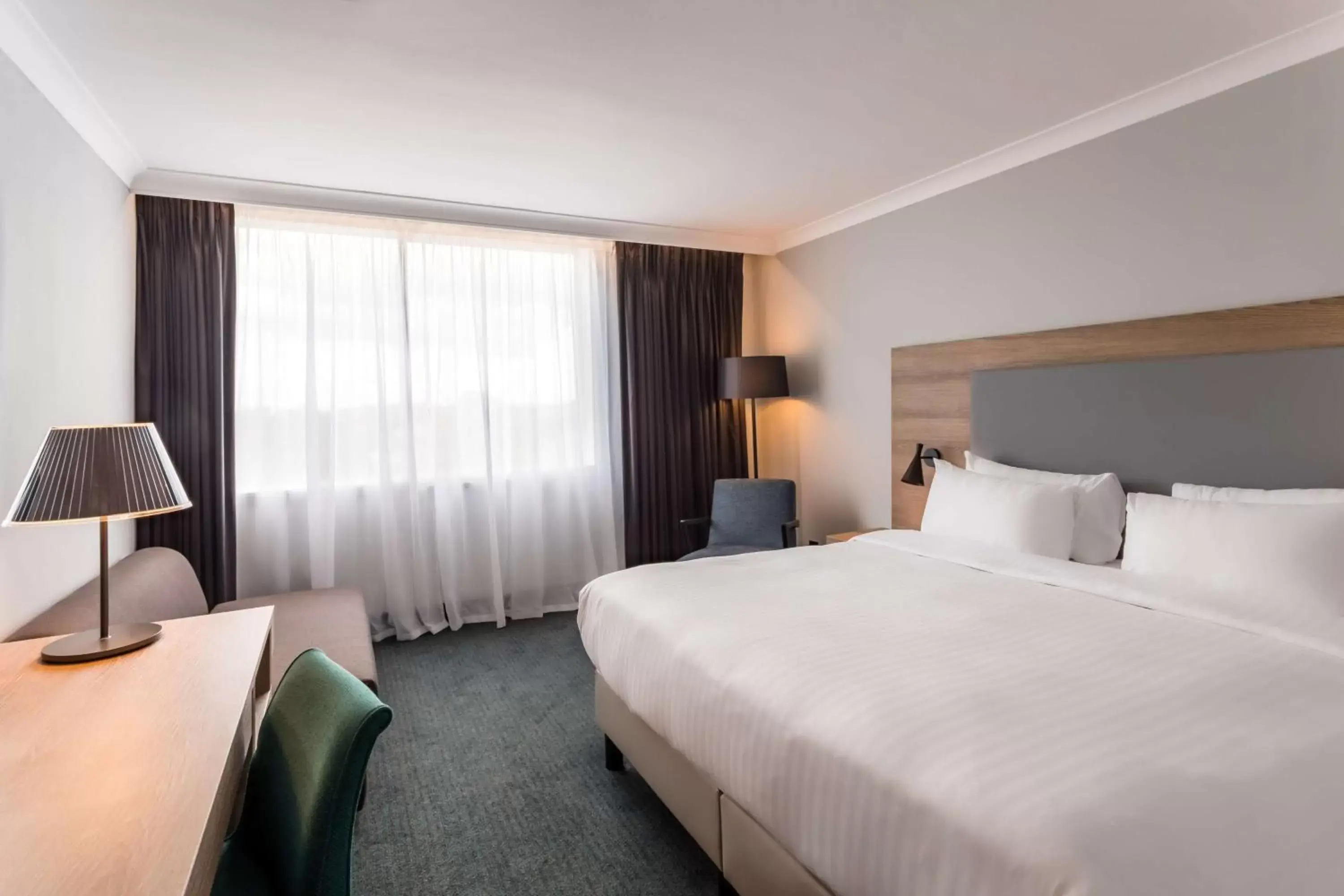 Family, Bed in Radisson Hotel and Conference Centre London Heathrow