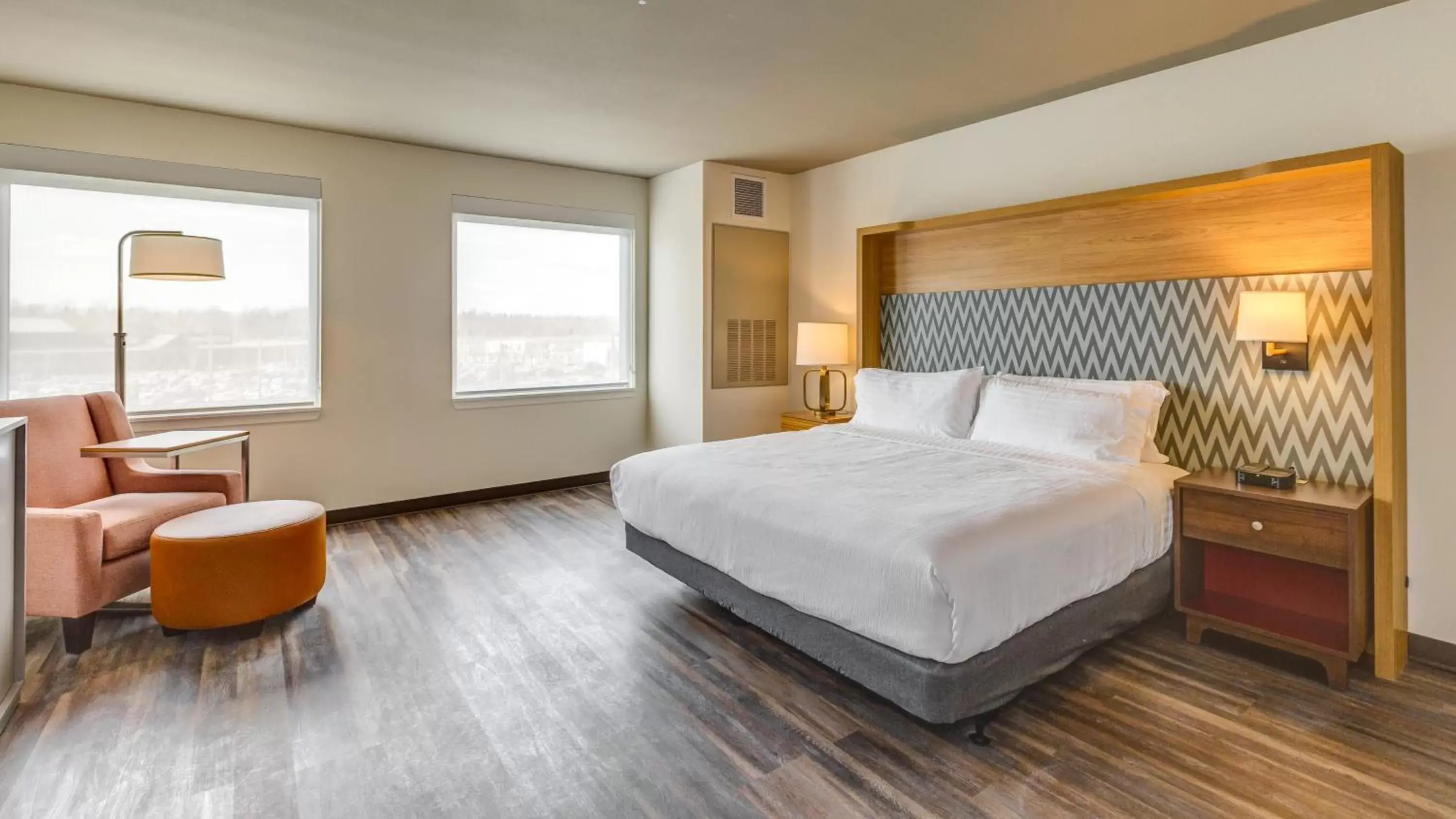 Bed in Holiday Inn Bellingham, an IHG Hotel