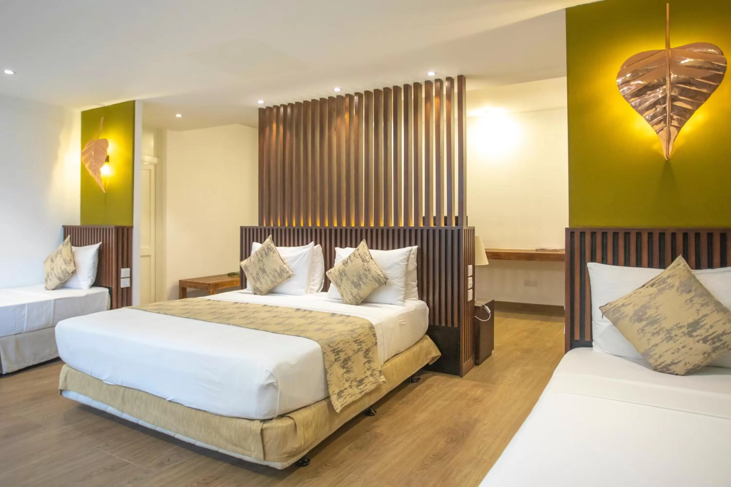 Family, Bed in Birds Park Polgahawela