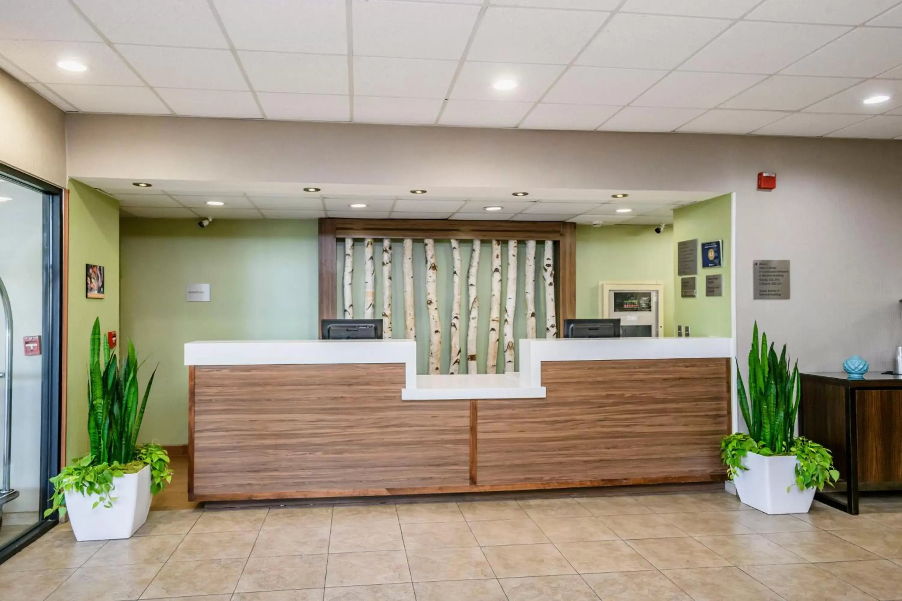 Lobby or reception in Wyndham Garden Fresno Yosemite Airport Lobby or reception in Wyndham Garden Fresno Yosemite Airport