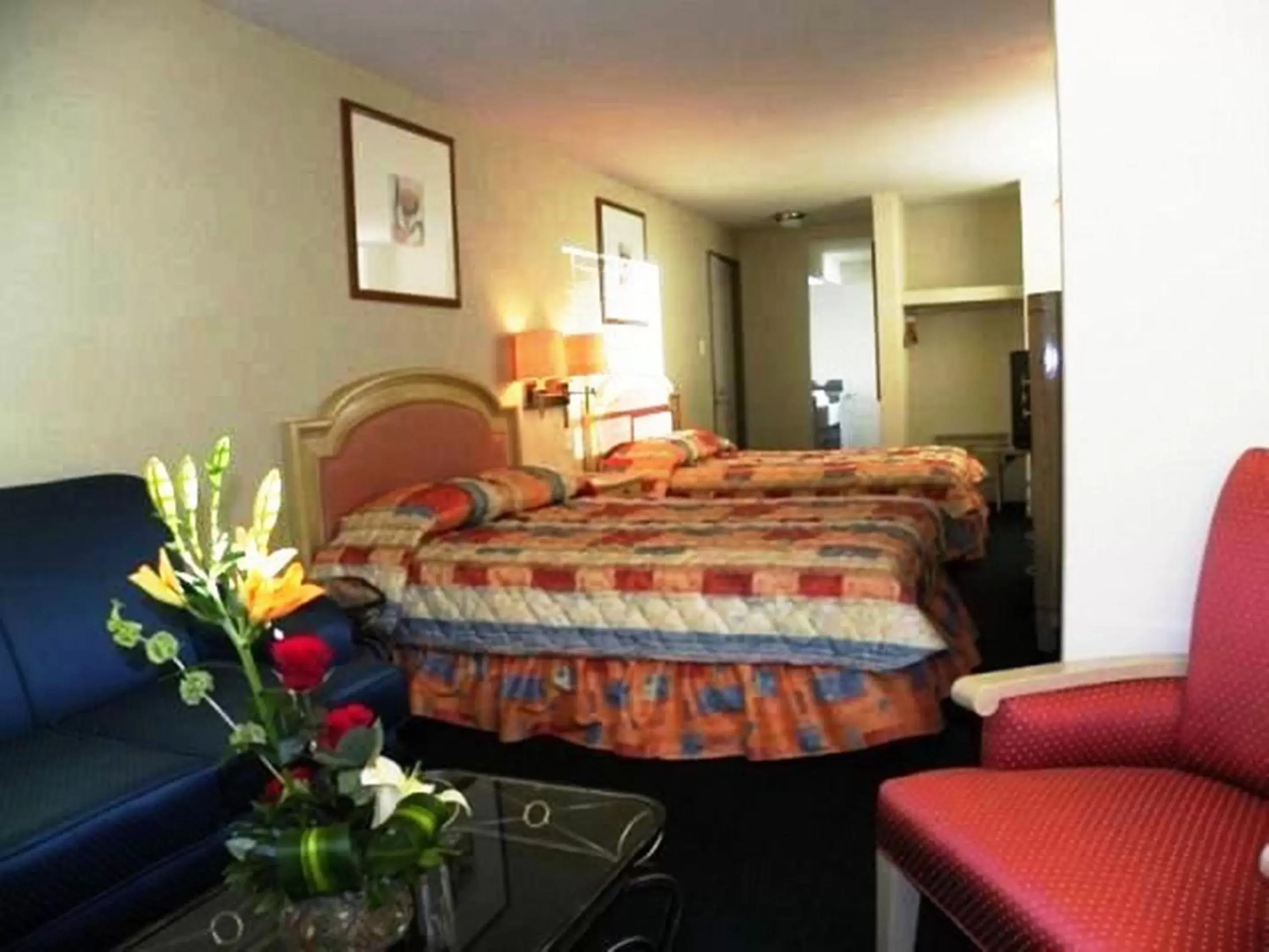 Photo of the whole room, Bed in Hotel San Francisco Irapuato Business Class