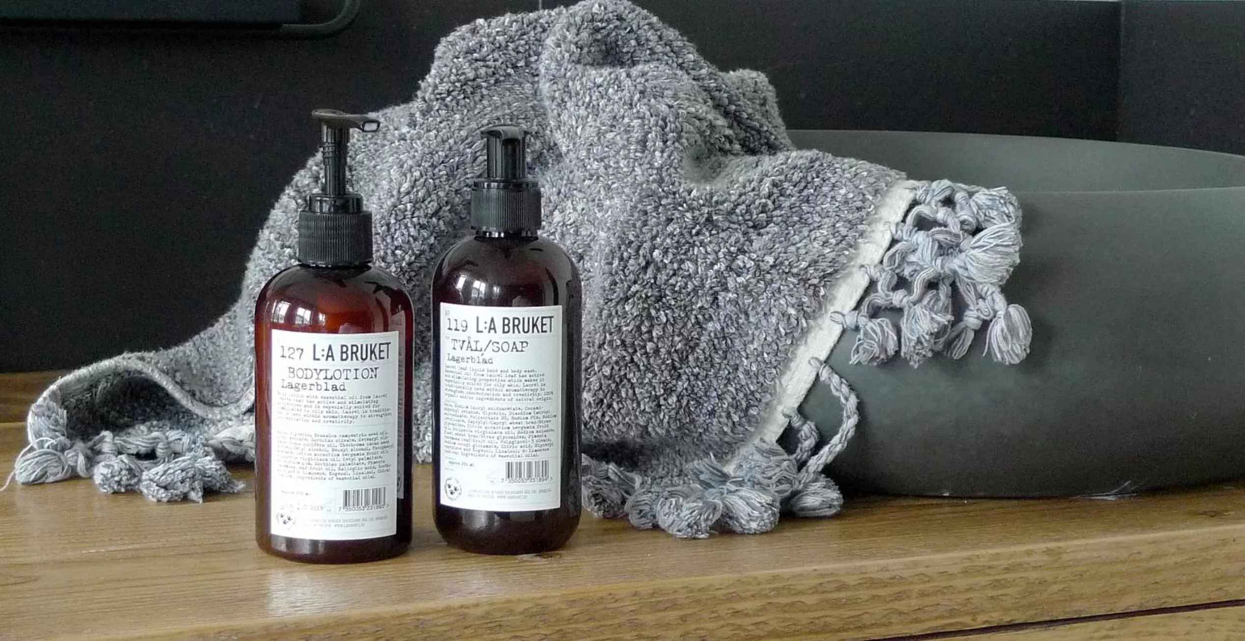 Property building, Drinks in The Doghouse B&B