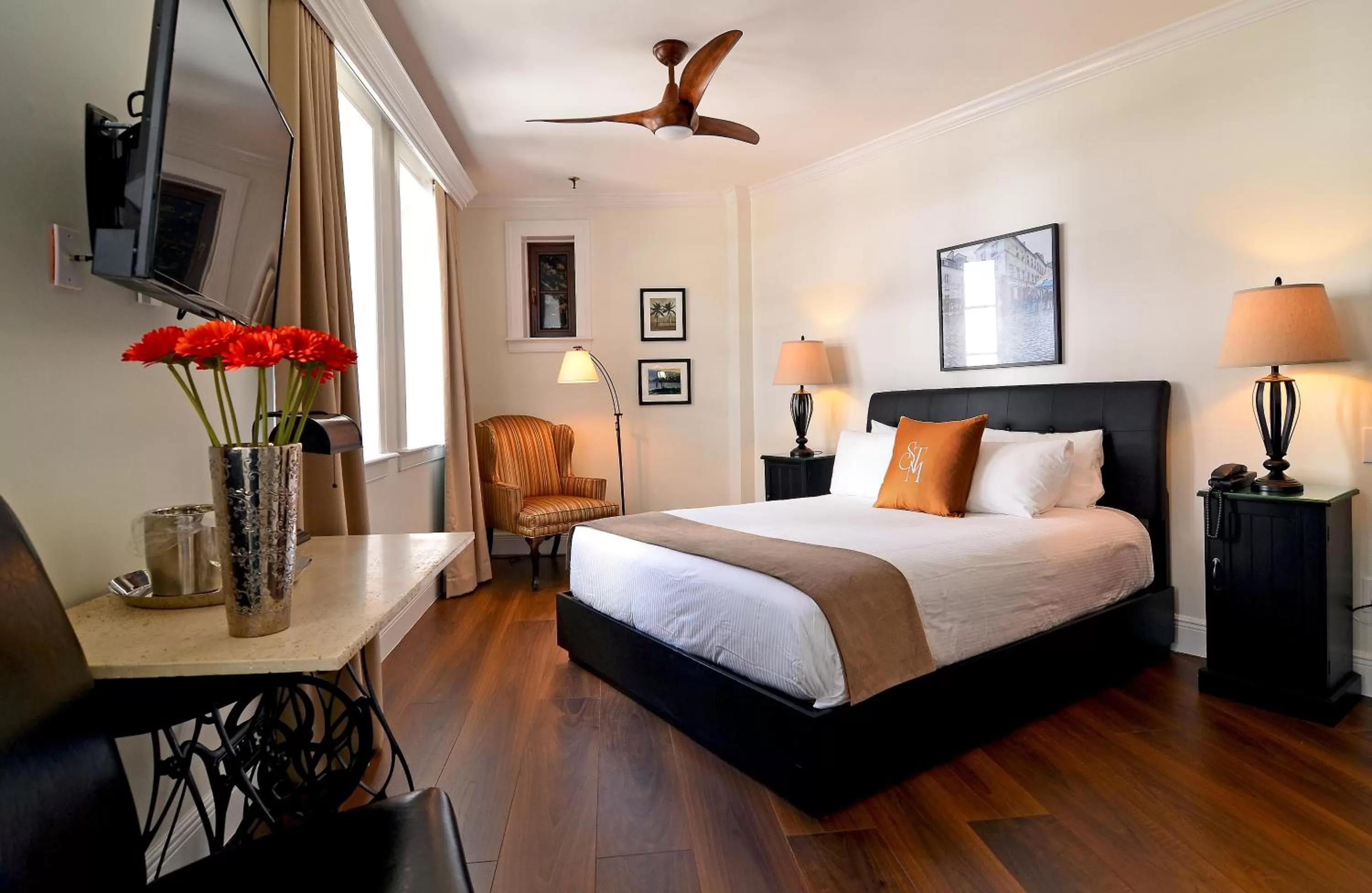 Bed in Hotel St. Michel