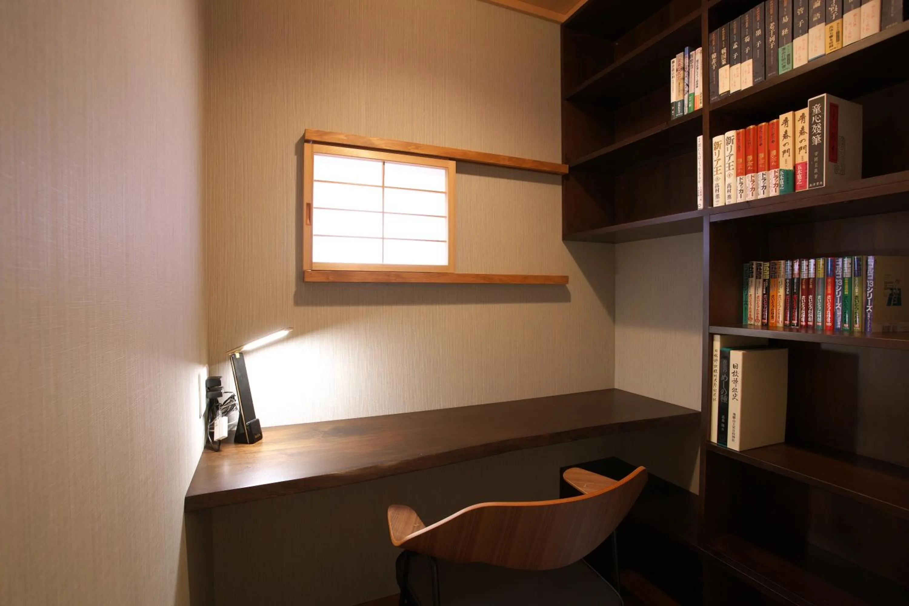 Library in Honjin Hiranoya Kachoan