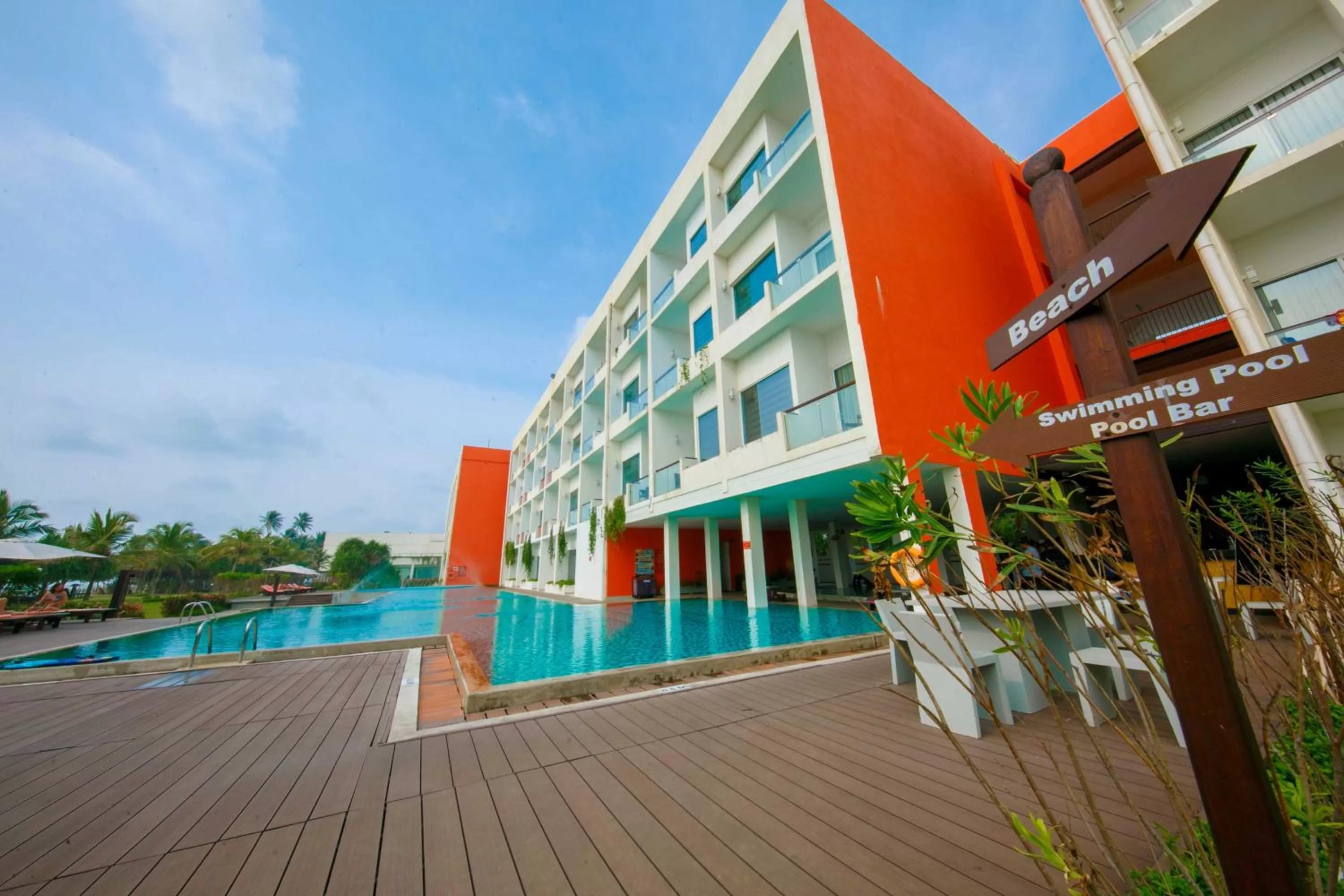 Swimming pool in Citrus Waskaduwa