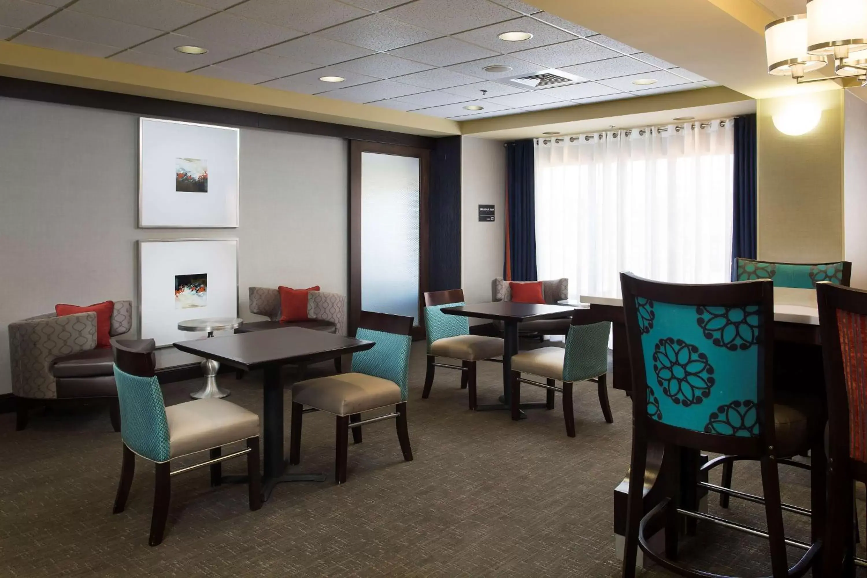 Lobby or reception, Restaurant/Places to Eat in Hampton Inn Troy