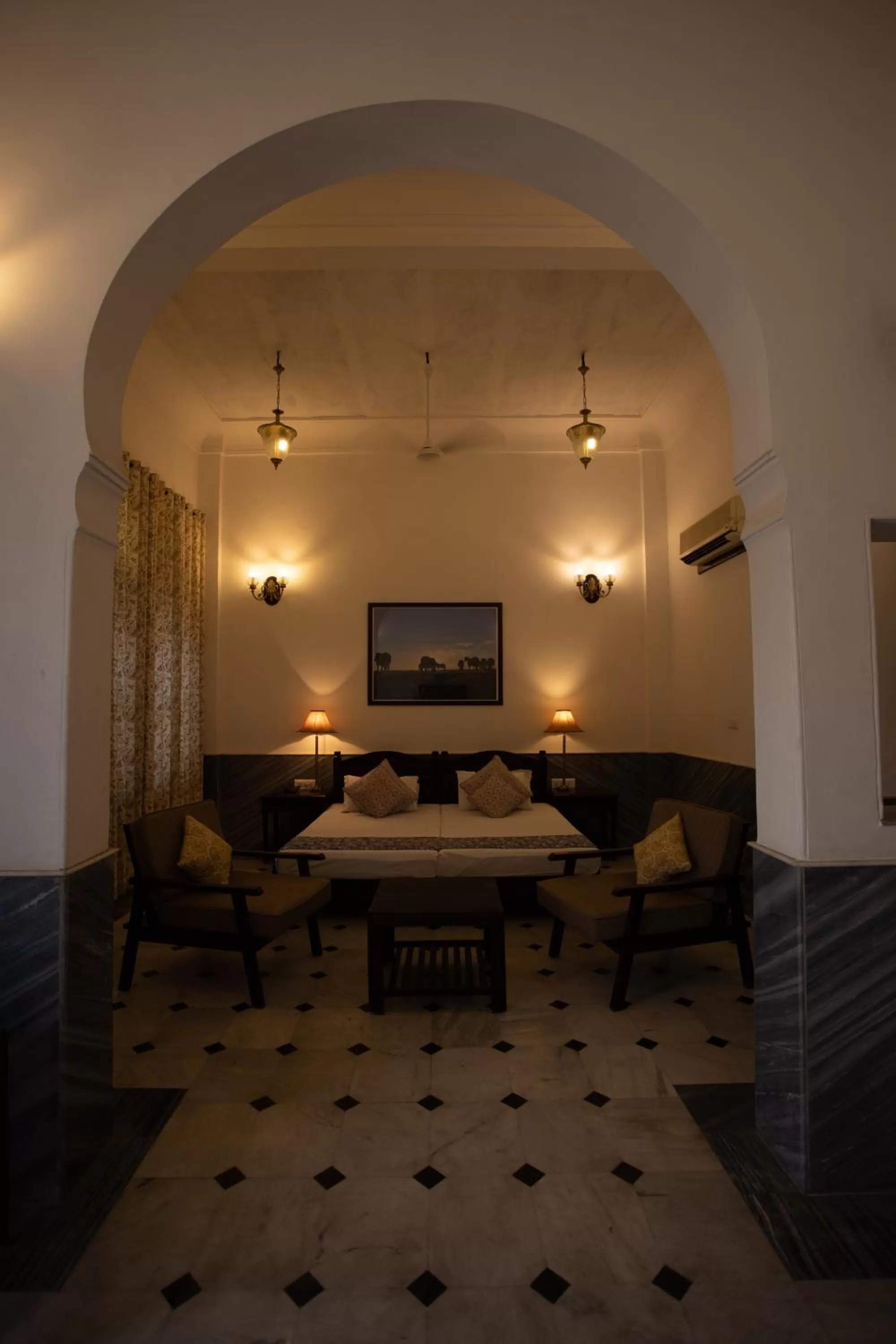 Bed in Diggi Palace - A City Center Hidden Heritage Gem