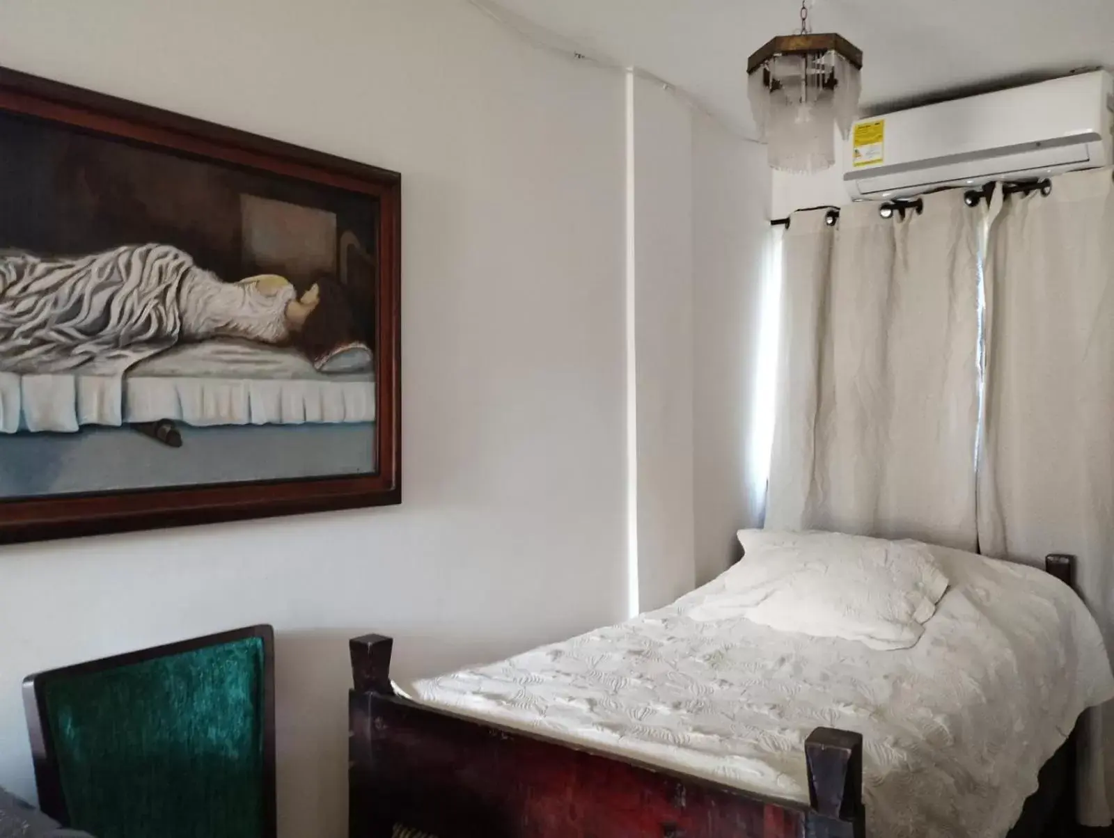 Triple Room with Private Bathroom in Sunset Paradise Triple Room with Private Bathroom in Sunset Paradise