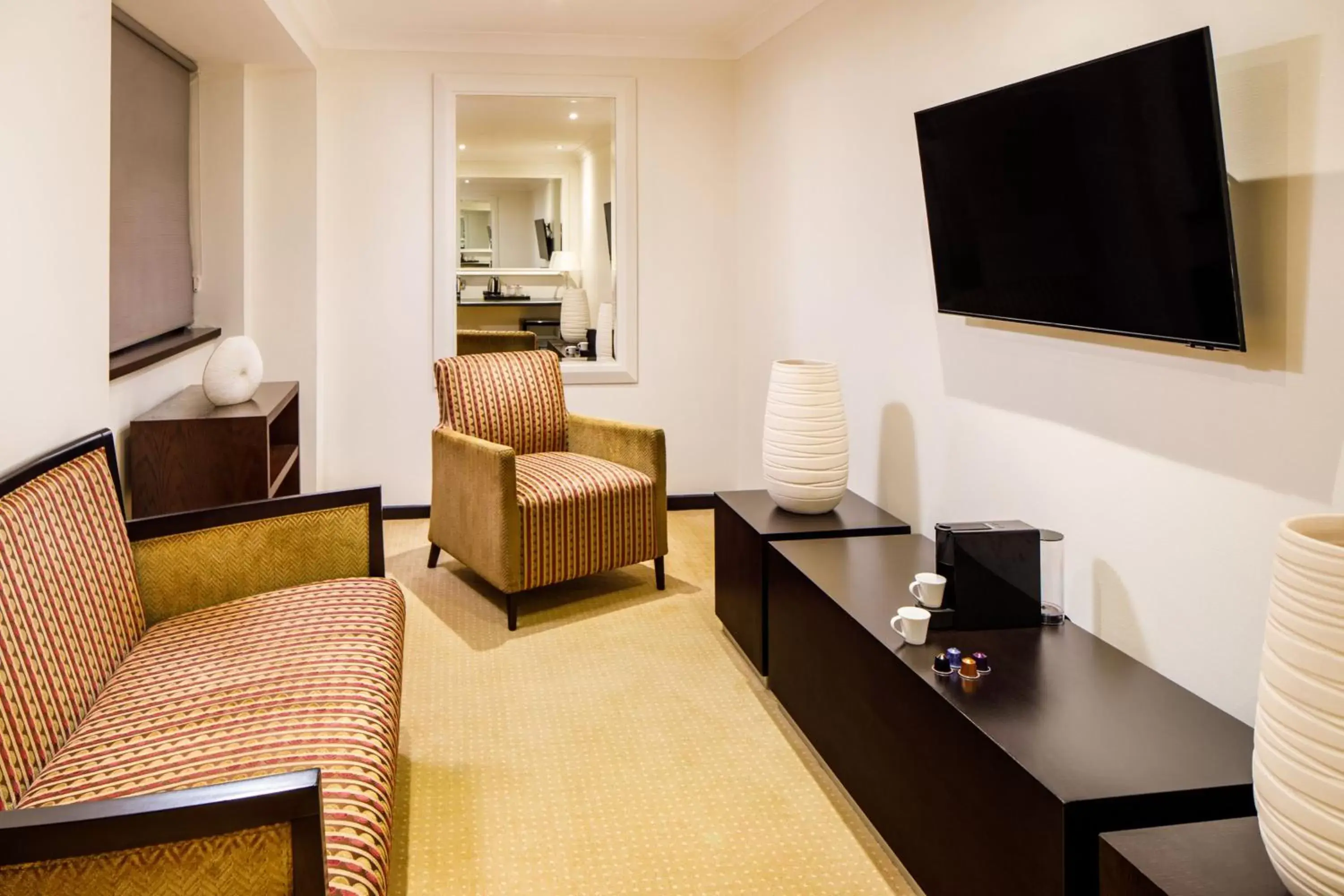 TV and multimedia, TV/Entertainment Center in Mercure Chester Abbots Well Hotel