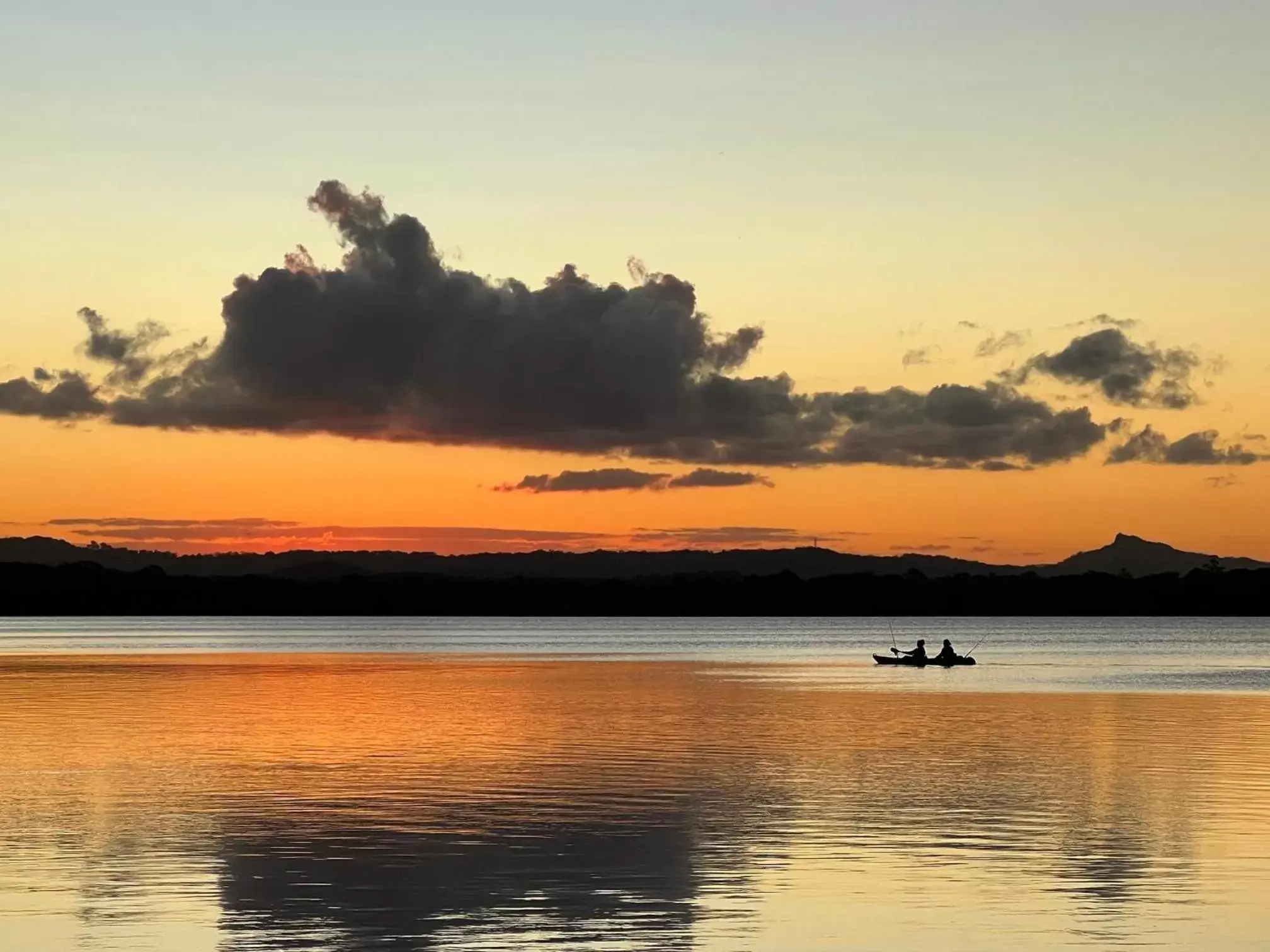 Sunrise/Sunset in Lake Weyba Cottages Noosa