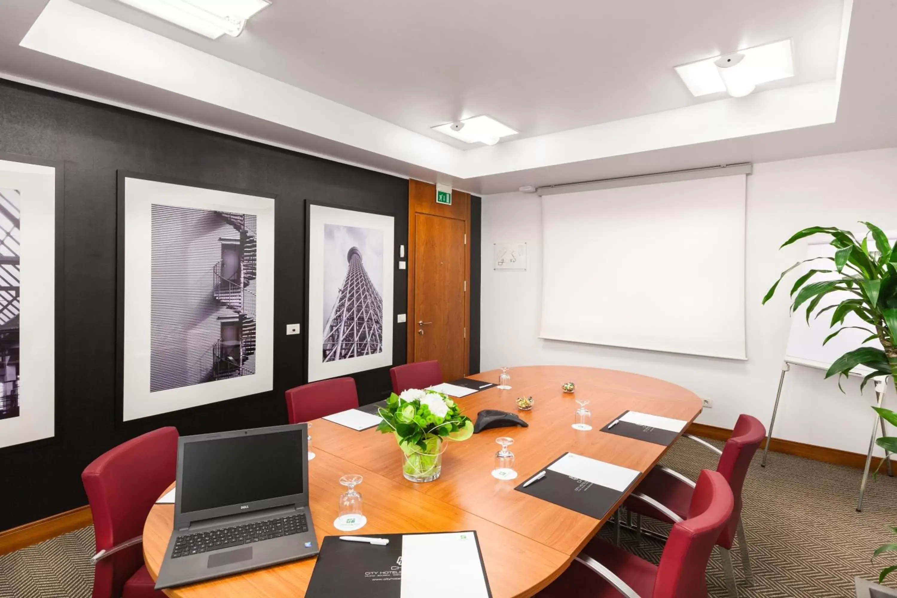 Meeting/conference room in Holiday Inn Milan Garibaldi Station, an IHG Hotel