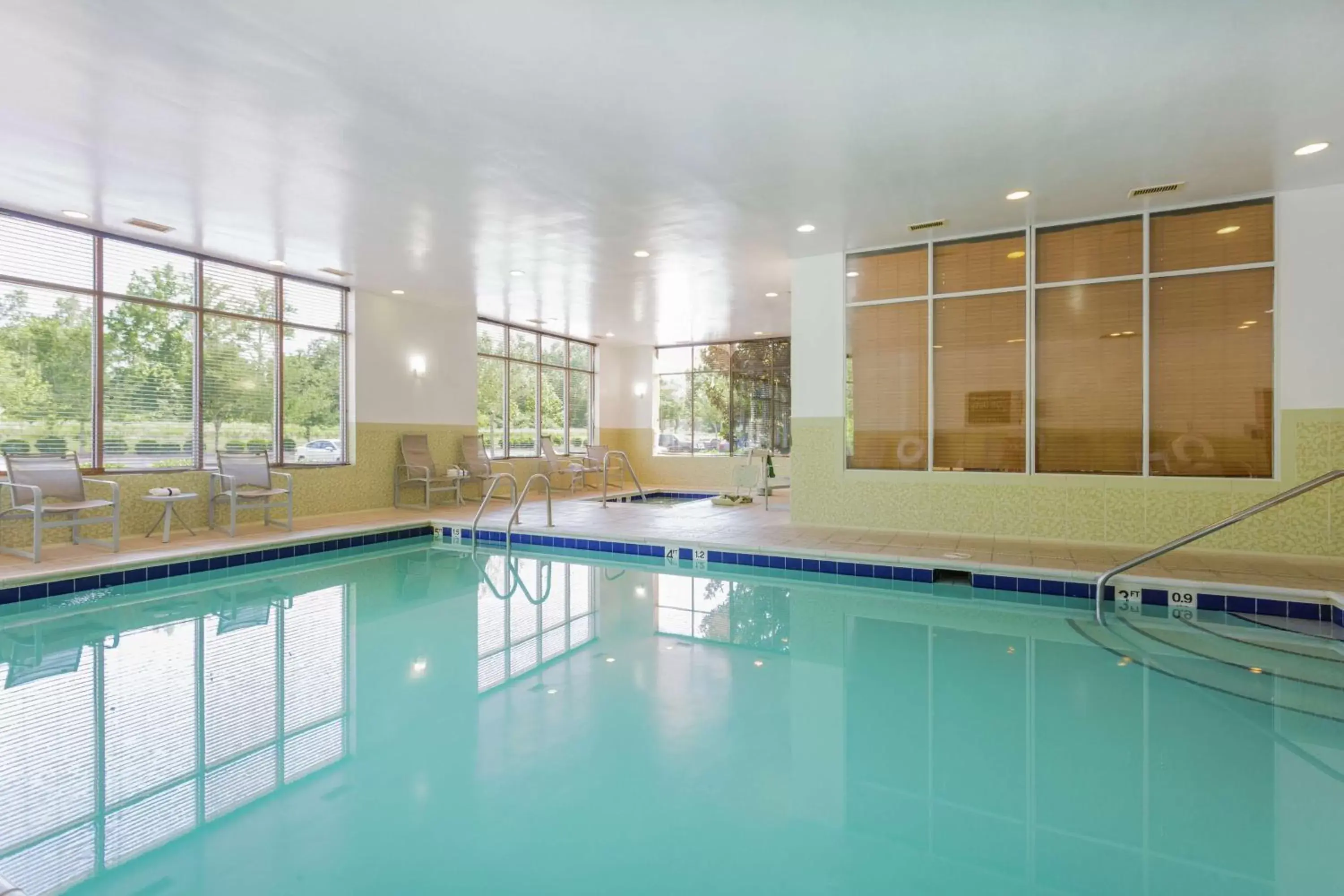 Pool view, Swimming Pool in Hampton Inn Petersburg - Southpark Mall