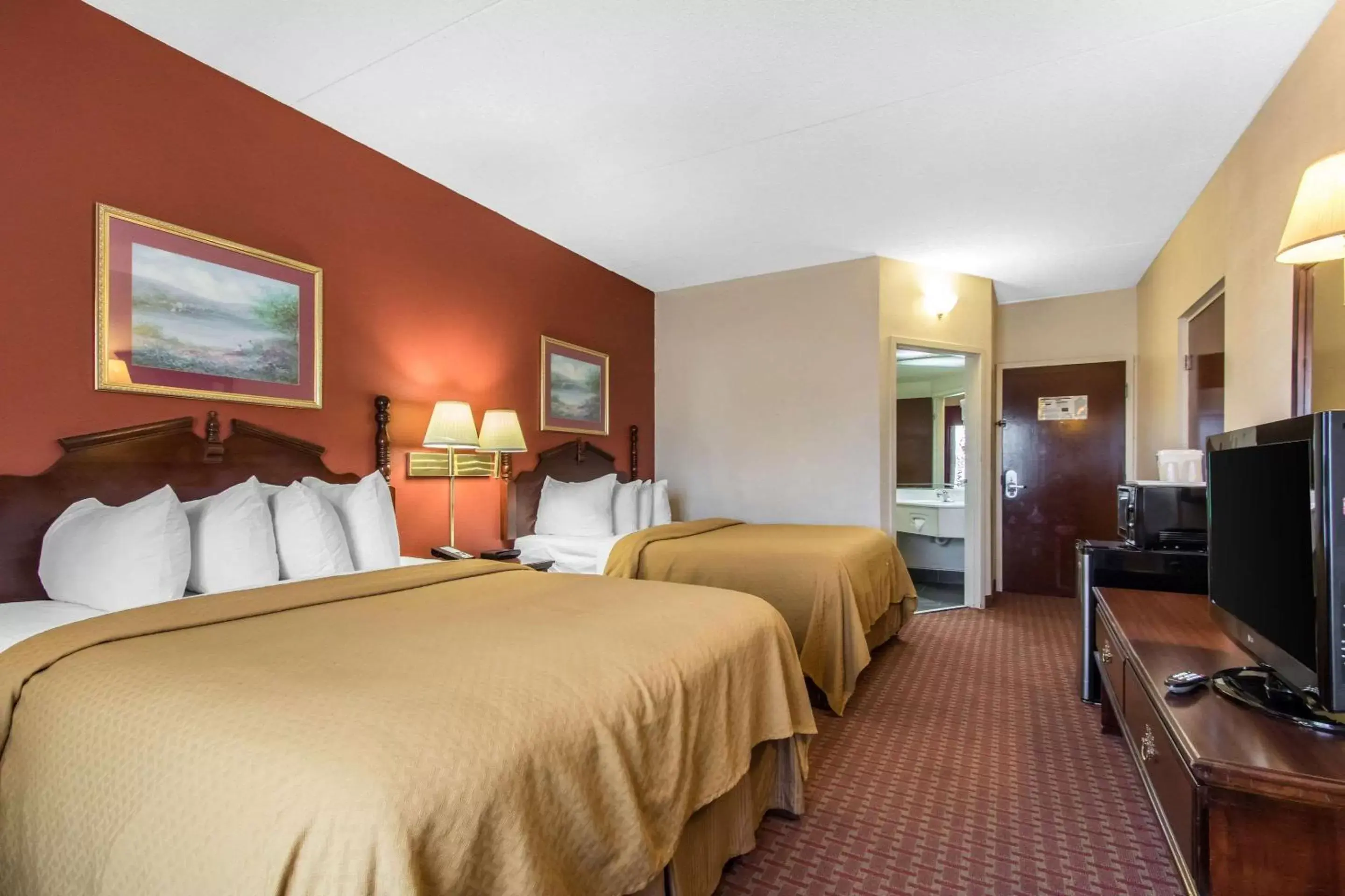 Photo of the whole room in Quality Inn Hixson-Chattanooga