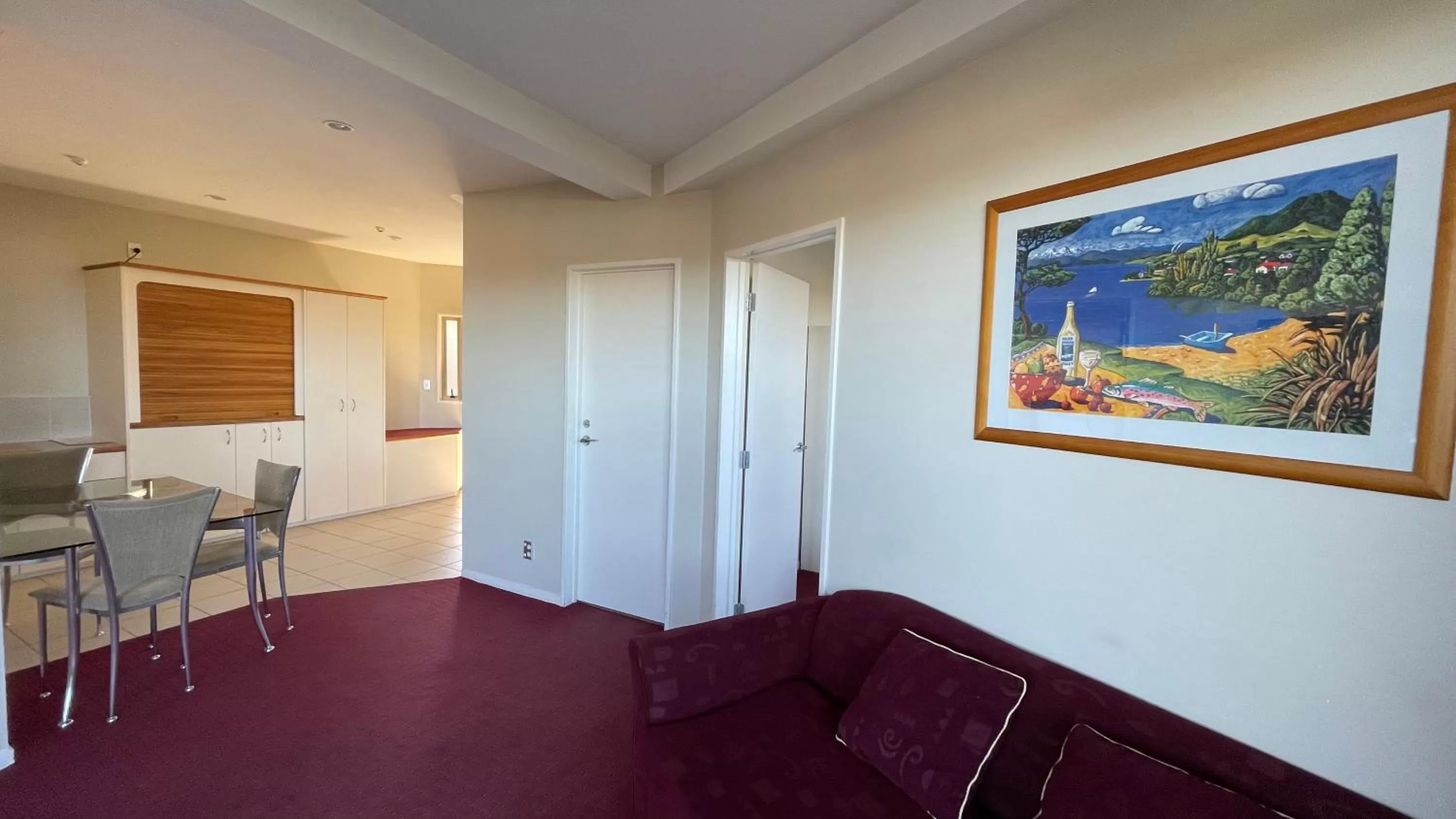 Communal lounge/ TV room in Chantillys Motor Lodge